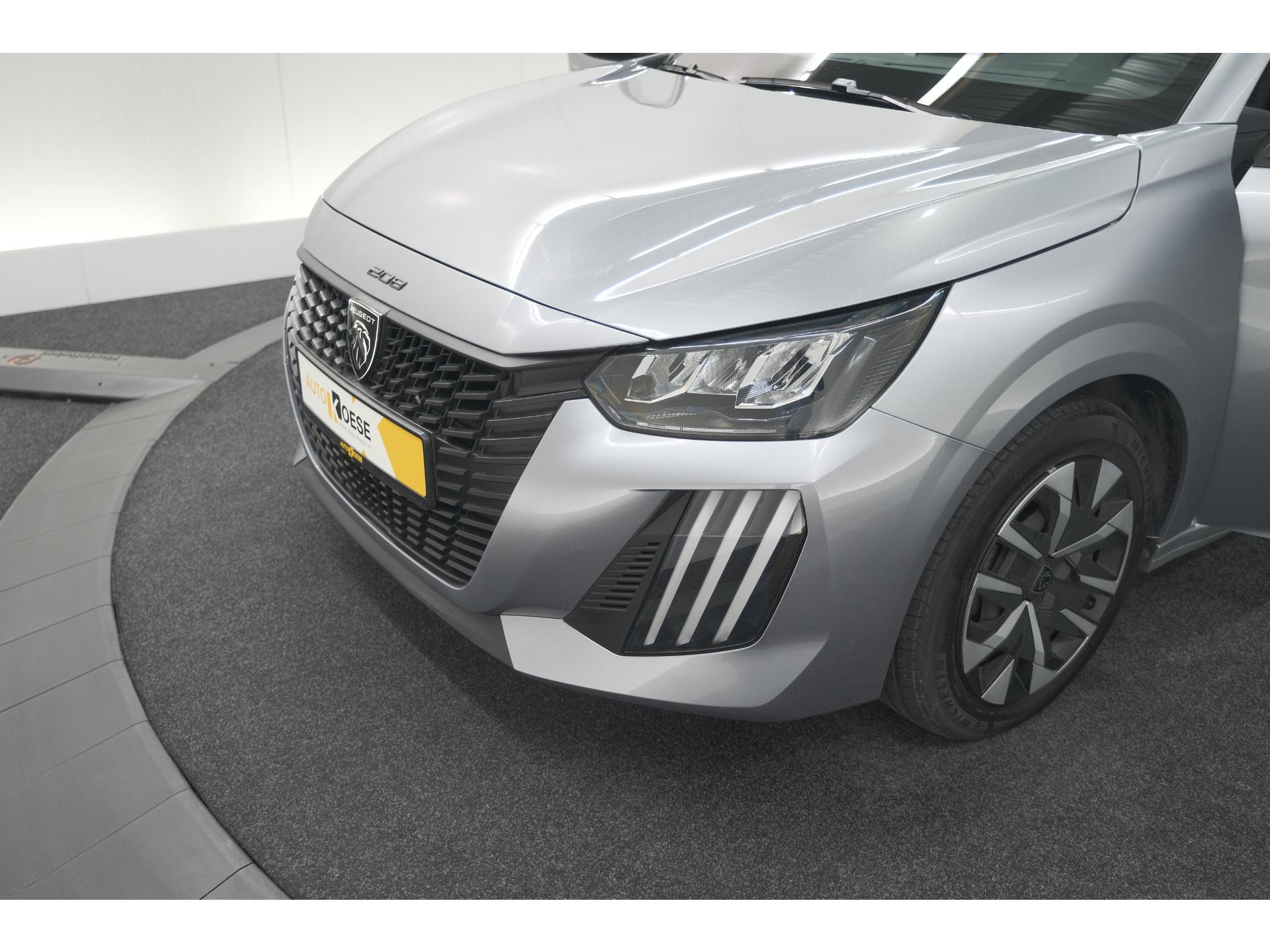 Peugeot 208 PureTech 100 Active | Parkeersensoren | Navigatie | Apple Carplay