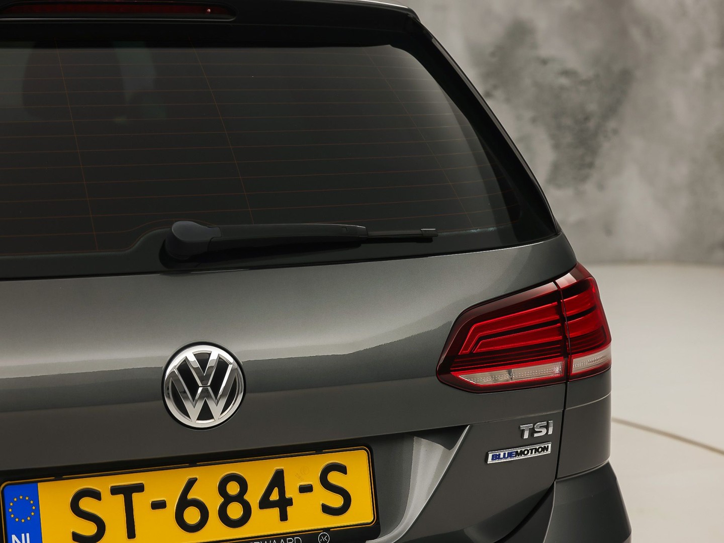 Volkswagen Golf Variant 1.5 TSI Highline 150Pk Automaat (VIRTUAL COCKPIT, APPLE CARPLAY, ALCANTARA, CAMERA, TREKHAAK, SPORTSTOELEN, GETINT GLAS, ADAPTIVE CRUISE, TREKHAAK, NIEUWSTAAT)