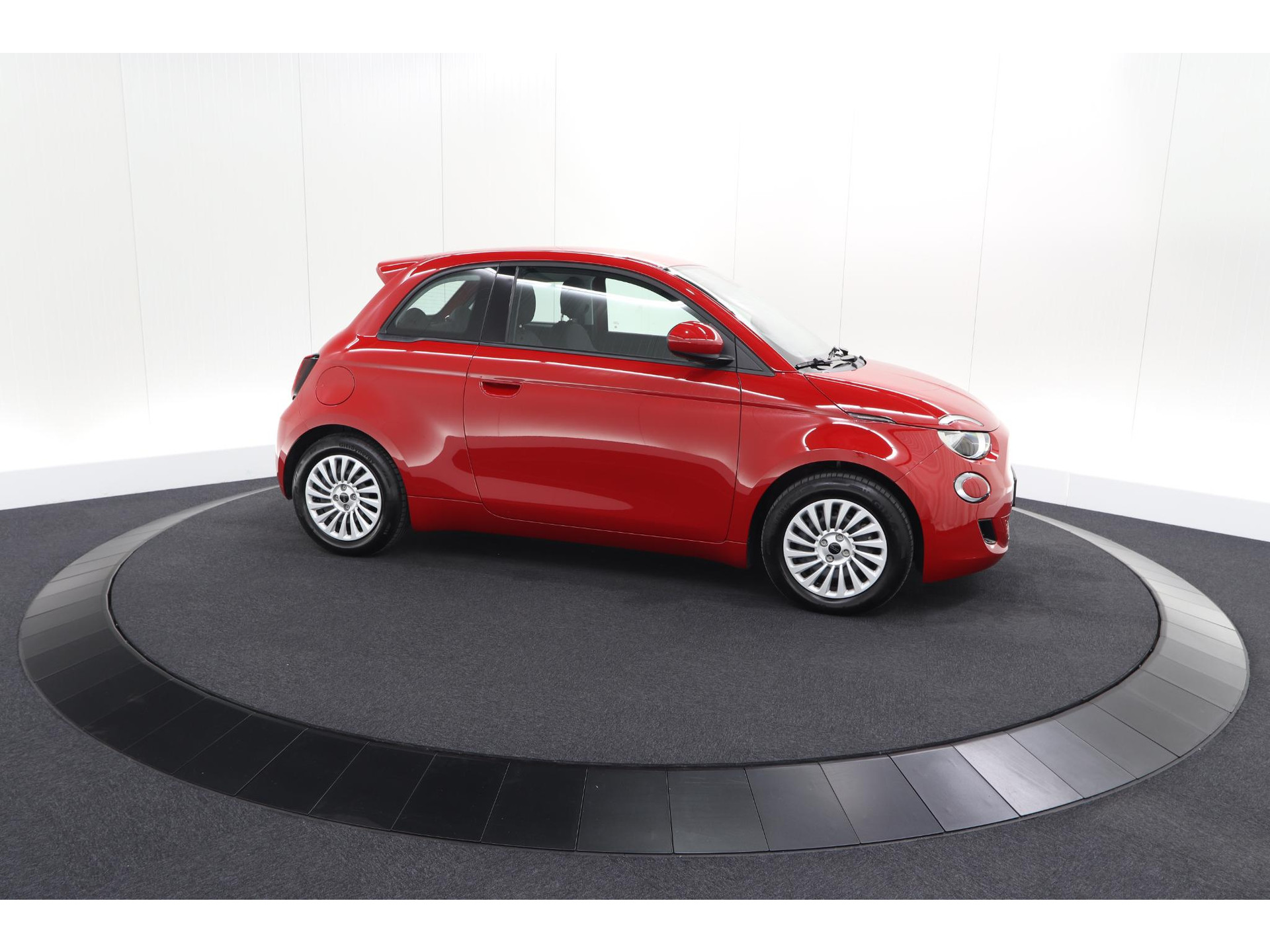 Fiat 500 Urban 42 kWh | SOH 97,9% | 3 Fase | Camera | Apple Carplay | Keyless start