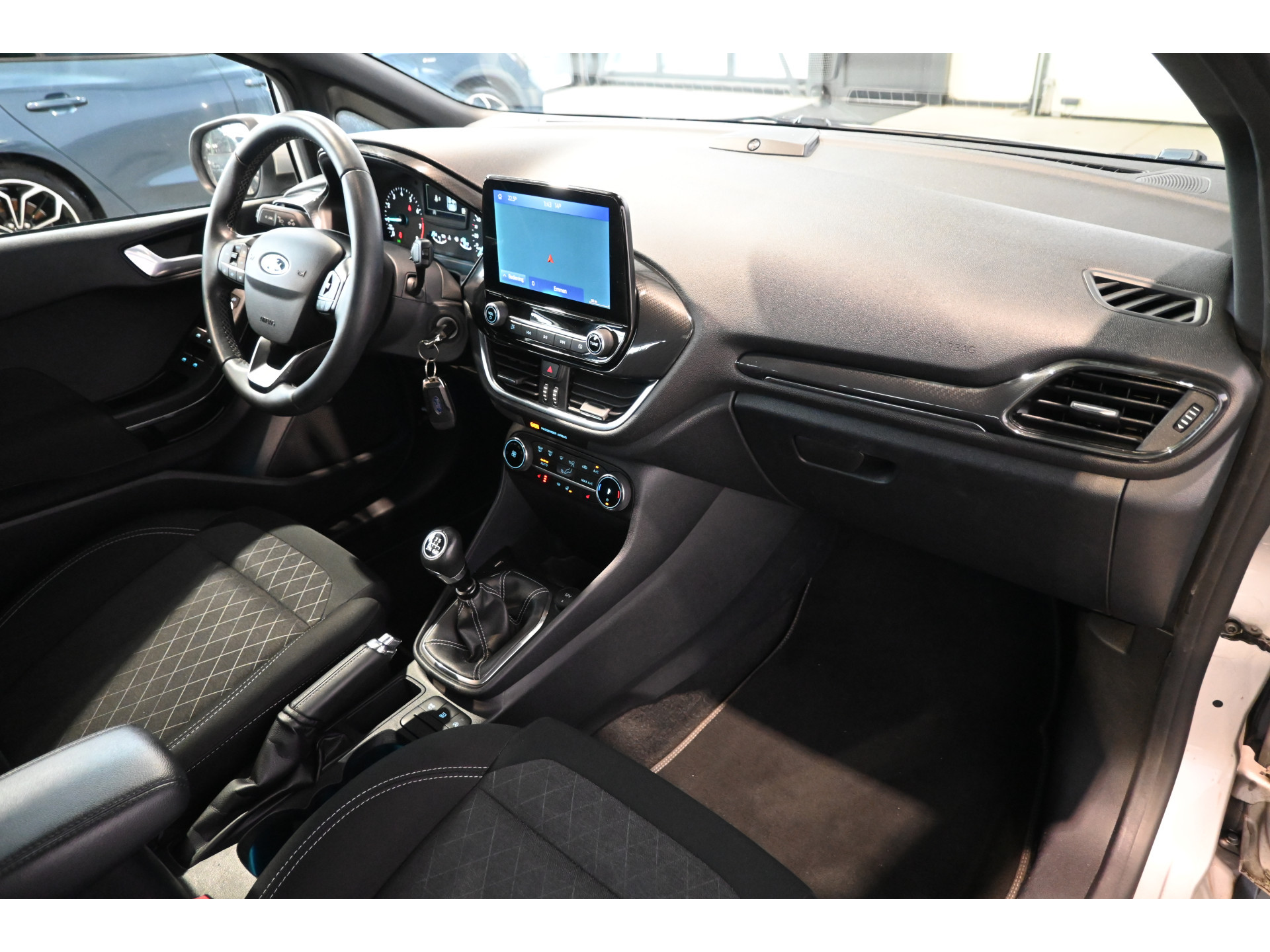 Ford Fiesta 1.0 EcoBoost Hybrid Active X Navigatie Caplay Stoel/Stuurverwarming Goed Onderhouden! Inruil Mogelijk!