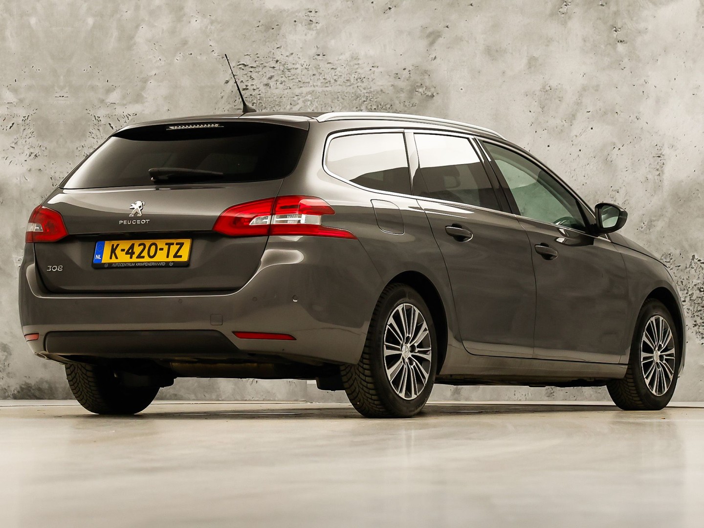 Peugeot 308 SW 1.2 PureTech Allure Sport (VIRTUAL COCKPIT, APPLE CARPLAY, GROOT NAVI, 360 CAMERA, SPORTSTOELEN, LEDER/ALCANTARA, ADAPTIVE CRUISE, NIEUWSTAAT)