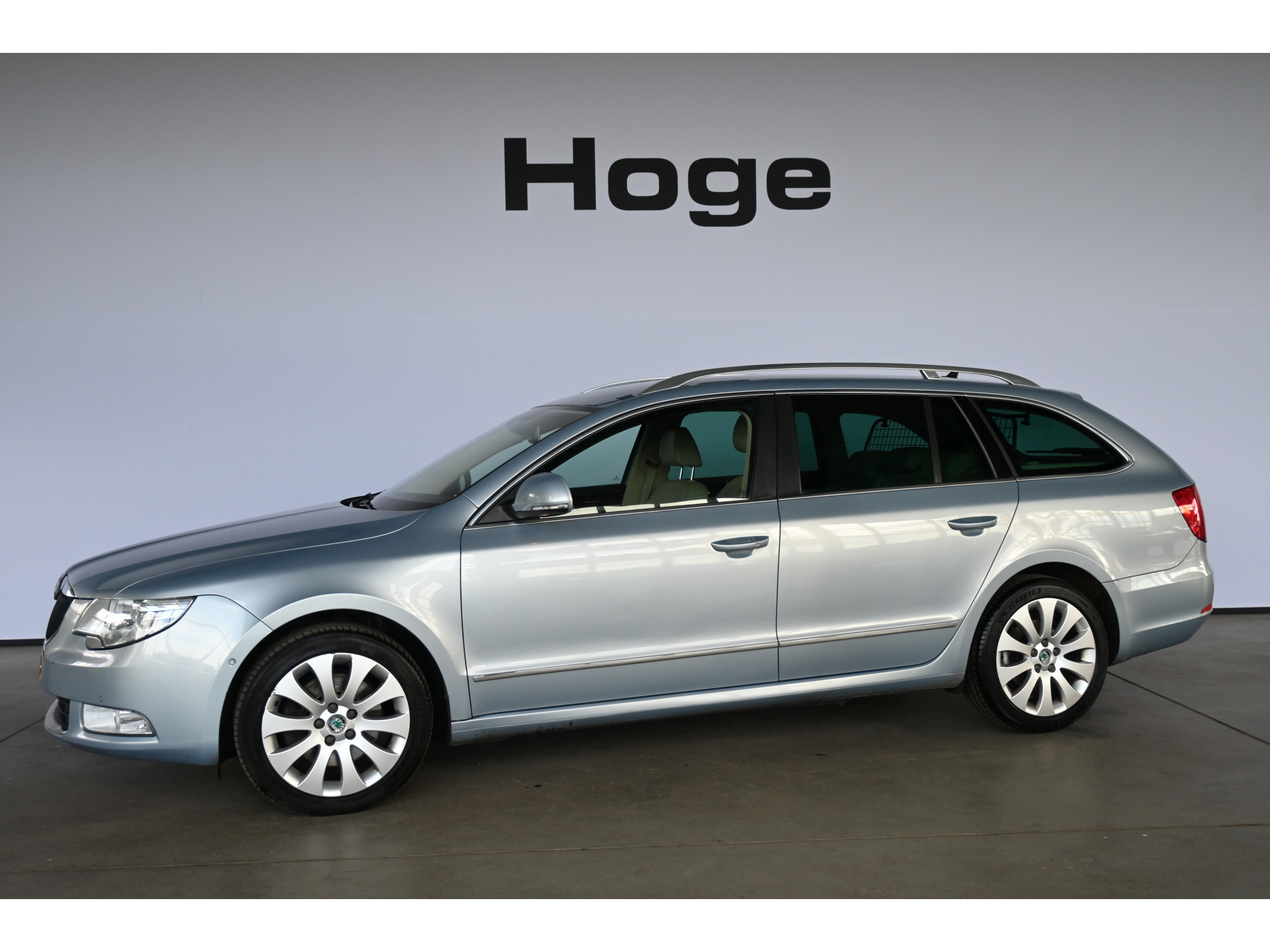 ŠKODA Superb Combi 1.8 TSI Elegance Business Line Automaat Navigatie Leder All in Prijs! Inruil Mogelijk!