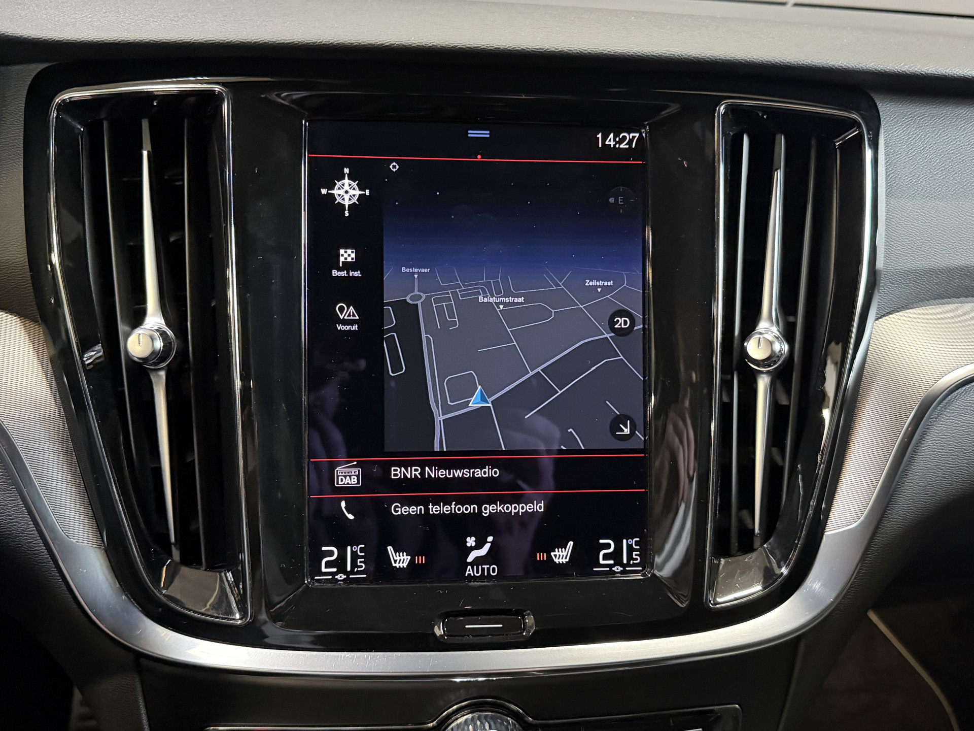 Volvo V60 2.0 T8 Recharge AWD R-Design | Elektr. trekhaak | Camera | Stoel/stuurverwarming | Carplay | Adaptive cruise