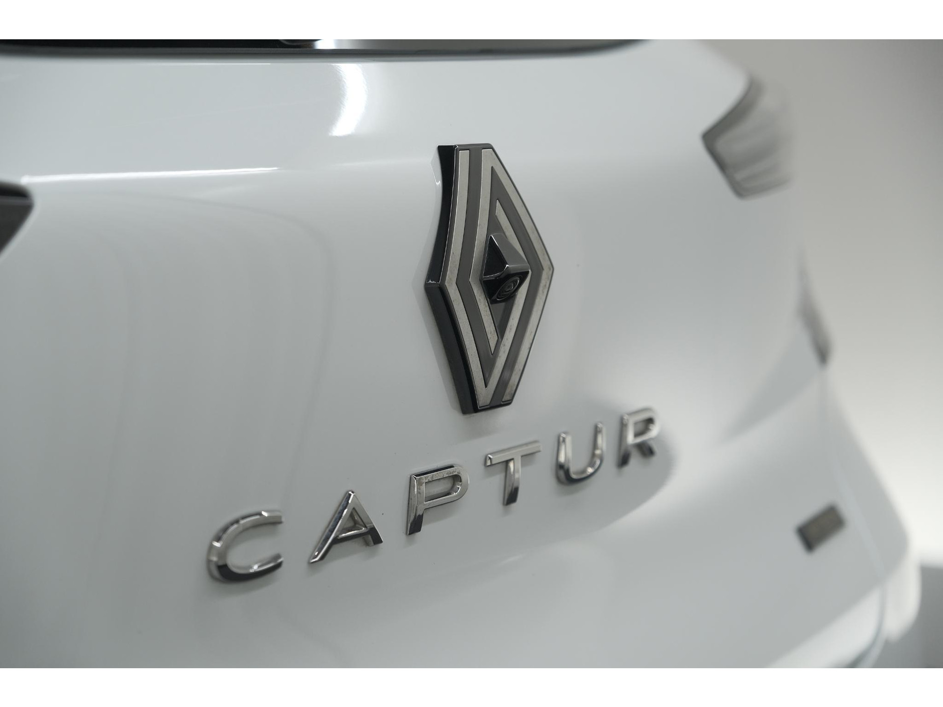 Renault Captur 1.8 E-Tech full hybrid 160 techno | Camera | Adaptieve Cruise Control | Navigatie