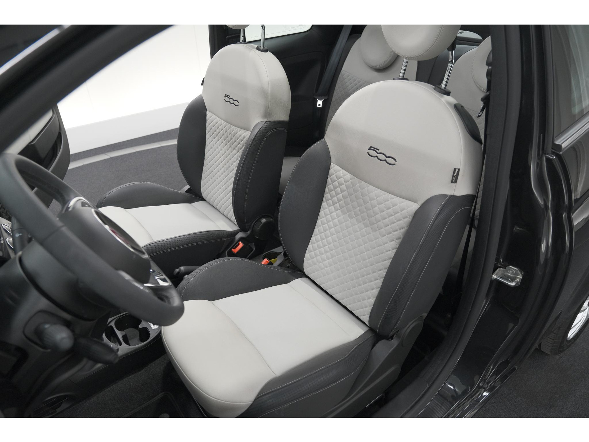 Fiat 500 C 1.0 Hybrid Dolcevita | Elektrisch Vouwdak | Apple Carplay | Parkeersensoren | Climate Control