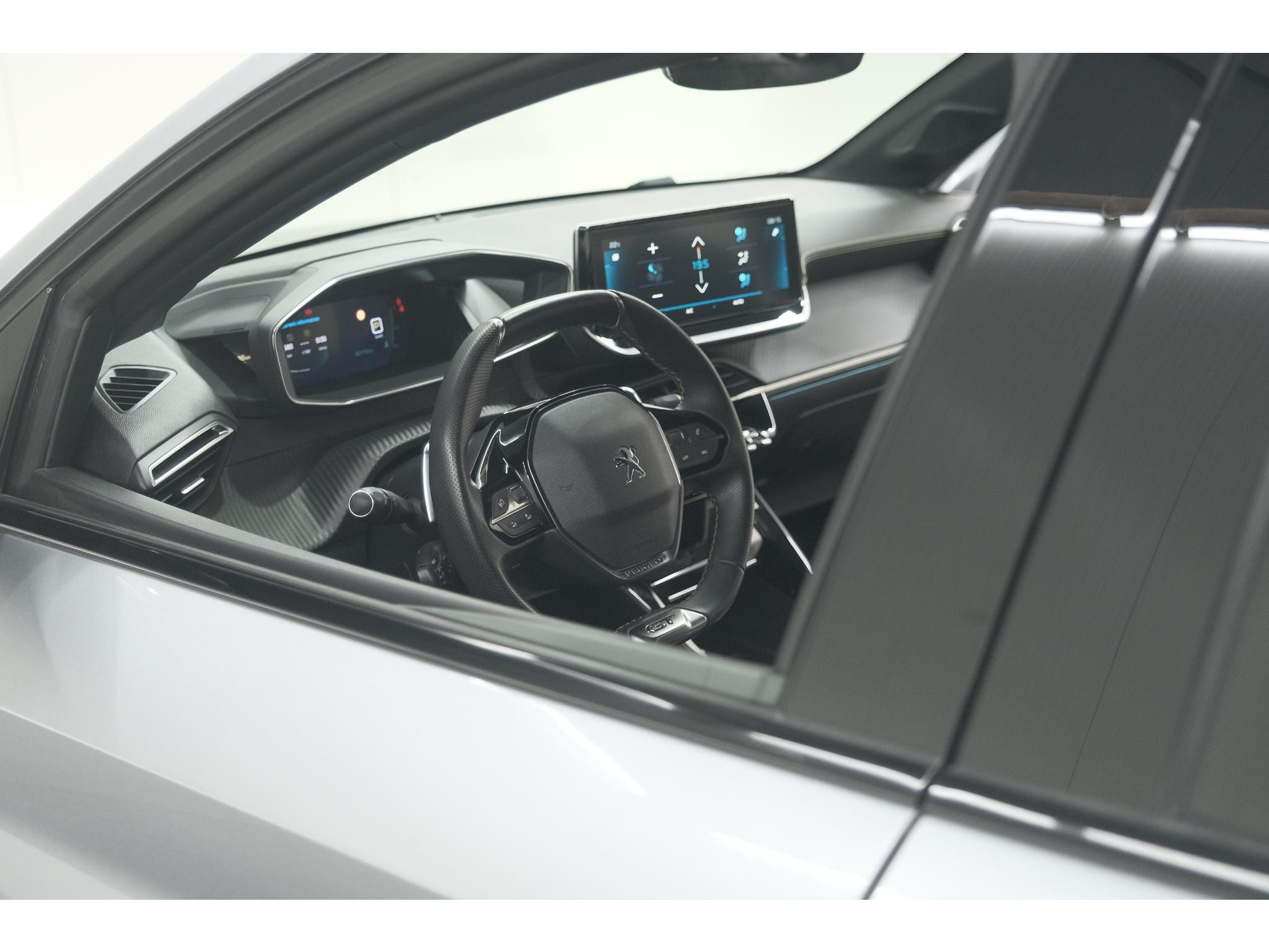 Peugeot 208 PureTech 131 EAT8 GT | Camera | Dodehoekdetectie | Navigatie | Carplay
