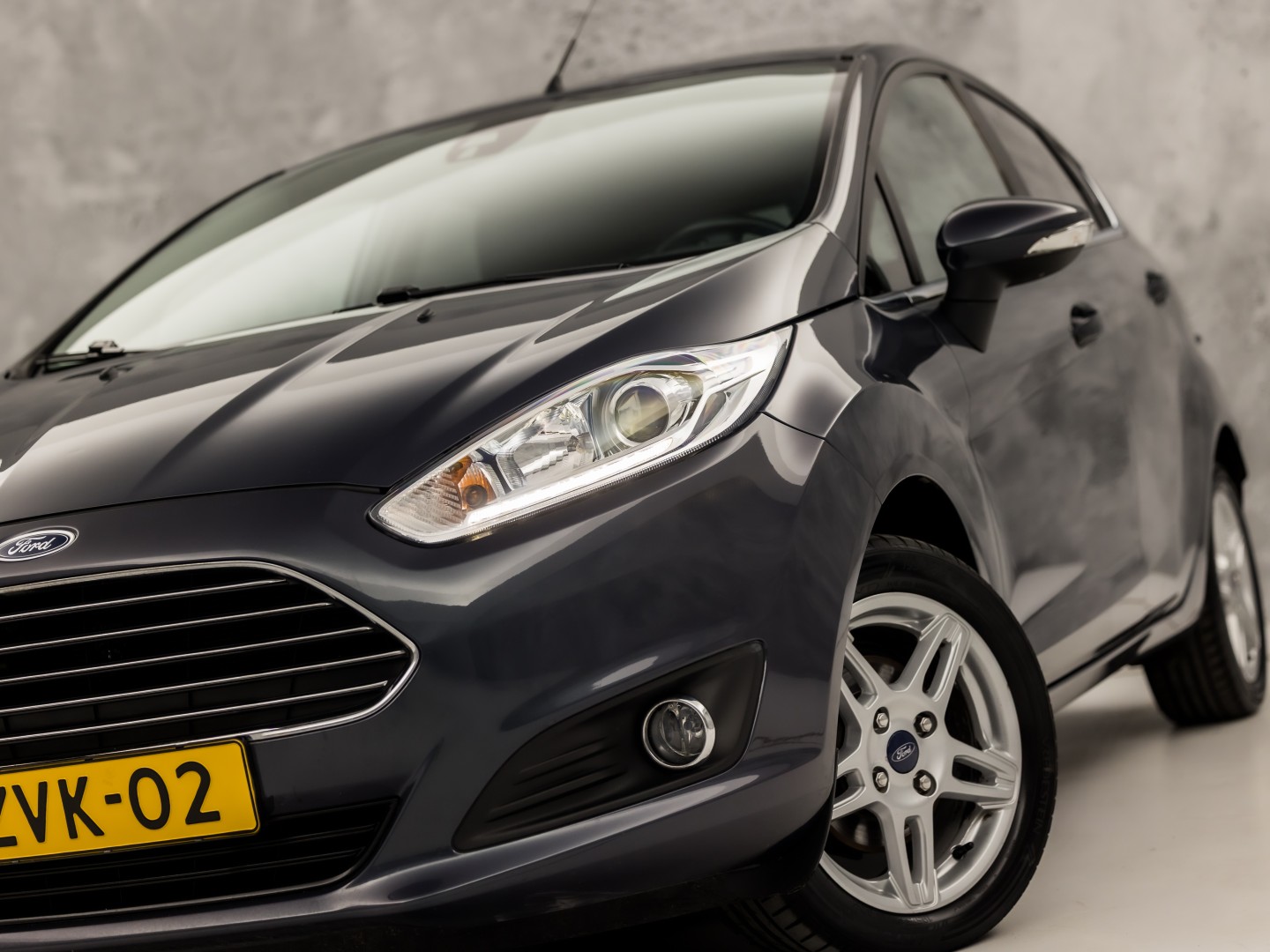 Ford Fiesta 1.0 EcoBoost Titanium Sport 101Pk (NAVIGATIE, 1e EIGENAAR, CLIMATE, STOELVERWARMING, SPORTSTOELEN, GETINT GLAS, CRUISE, PARKEERSENSOREN, TREKHAAK, LM VELGEN, NIEUWSTAAT)
