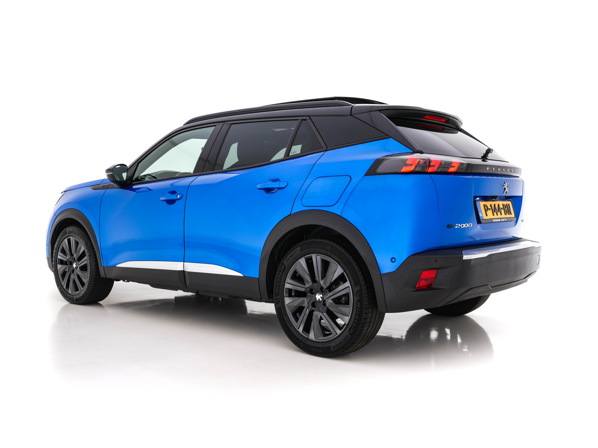 Peugeot e-2008 EV GT 50 kWh {SOH-91%} (INCL-BTW) Aut. *PANO | ADAPT.CRUISE | DIGI-COCKPIT | FULL-LED | BLIS | KEYLESS | MICROFIBRE-LEATHER | CAMERA | CARPLAY | CCS-FASTLOADER | DAB+ | NAVI-FULLMAP | ECC | PDC | SPORT-SEATS | ...