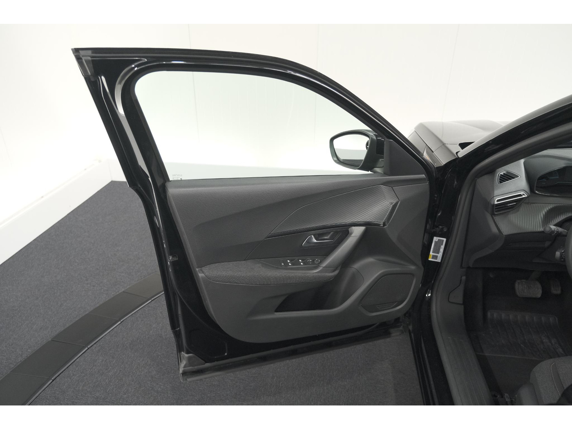 Peugeot 2008 1.2 Hybrid 136 Style | Apple Carplay | Parkeersensoren | Climate control