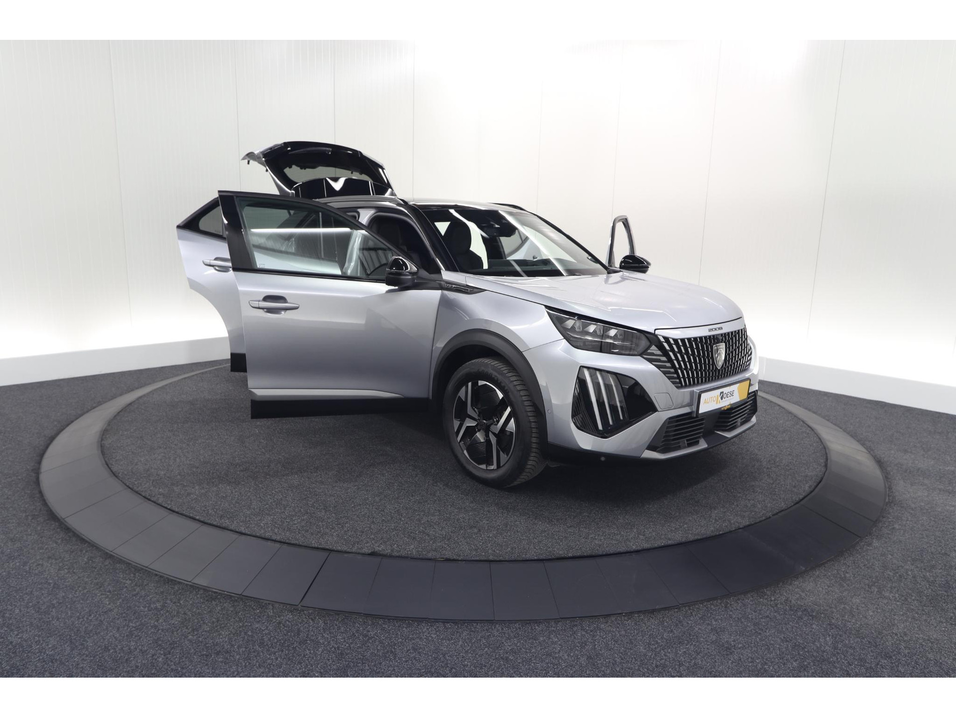 Peugeot 2008 PureTech 130 EAT8 GT | 360 Camera | Adaptieve Cruise Control | Dodehoekdetectie | Navigatie