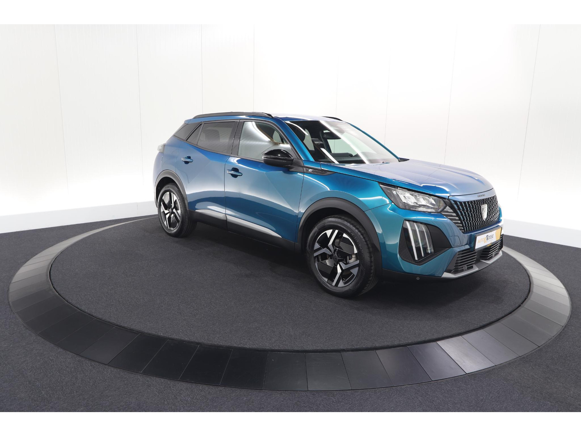 Peugeot e-2008 EV Allure 54 kWh | SOH 97,5% | 11 KW Lader | Apple Carplay | Parkeersensoren
