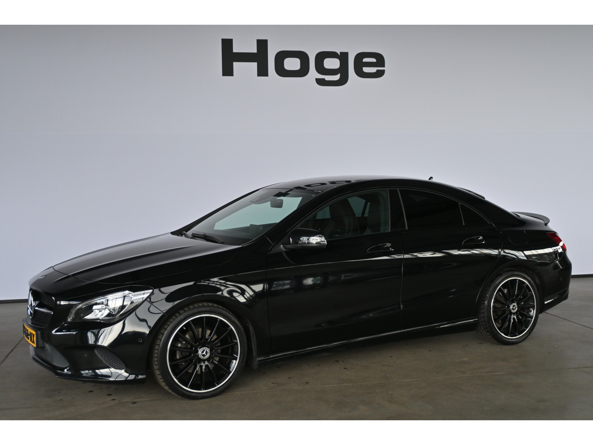 Mercedes-Benz CLA-klasse 200 Prestige AMG Automaat Clima Navigatie LED Rijklaarprijs Inruil Mogelijk!