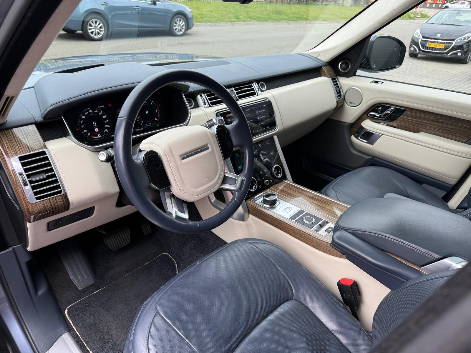 Land Rover Range Rover 3.0 TDV6 Autobiography | 3/6/12MND GARANTIE | PANO | SFEER | CARPLAY | NAVI | STOELMASSAGE | ACC | TREKHAAK |