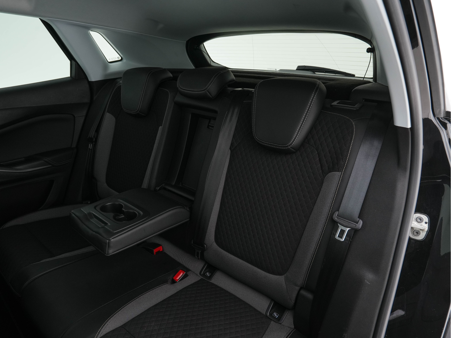 Opel Grandland X 1.2 Turbo Business Executive (INCL-BTW) Aut. *LEATHER-MICORFIBRE | FULL-LED | NAVI-FULLMAP | BLIND-SPOT | KEYLESS | CAMERA | SPORT-SEATS | DAB+ | LANE-ASSIST | PRIVACY-GLASS | TOWBAR | 17''ALU*