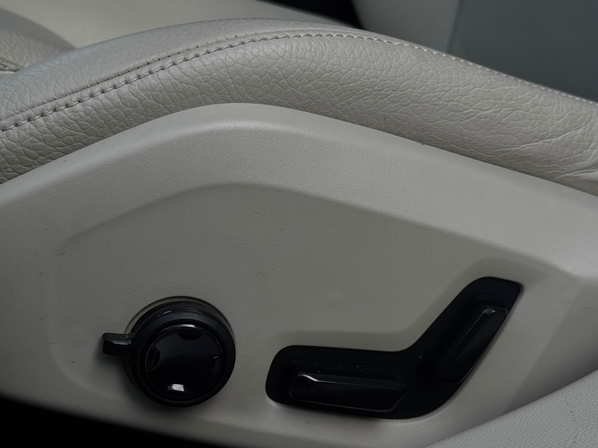 Volvo V60 2.0 T5 250PK Inscription Pano Head-UP Trekhaak