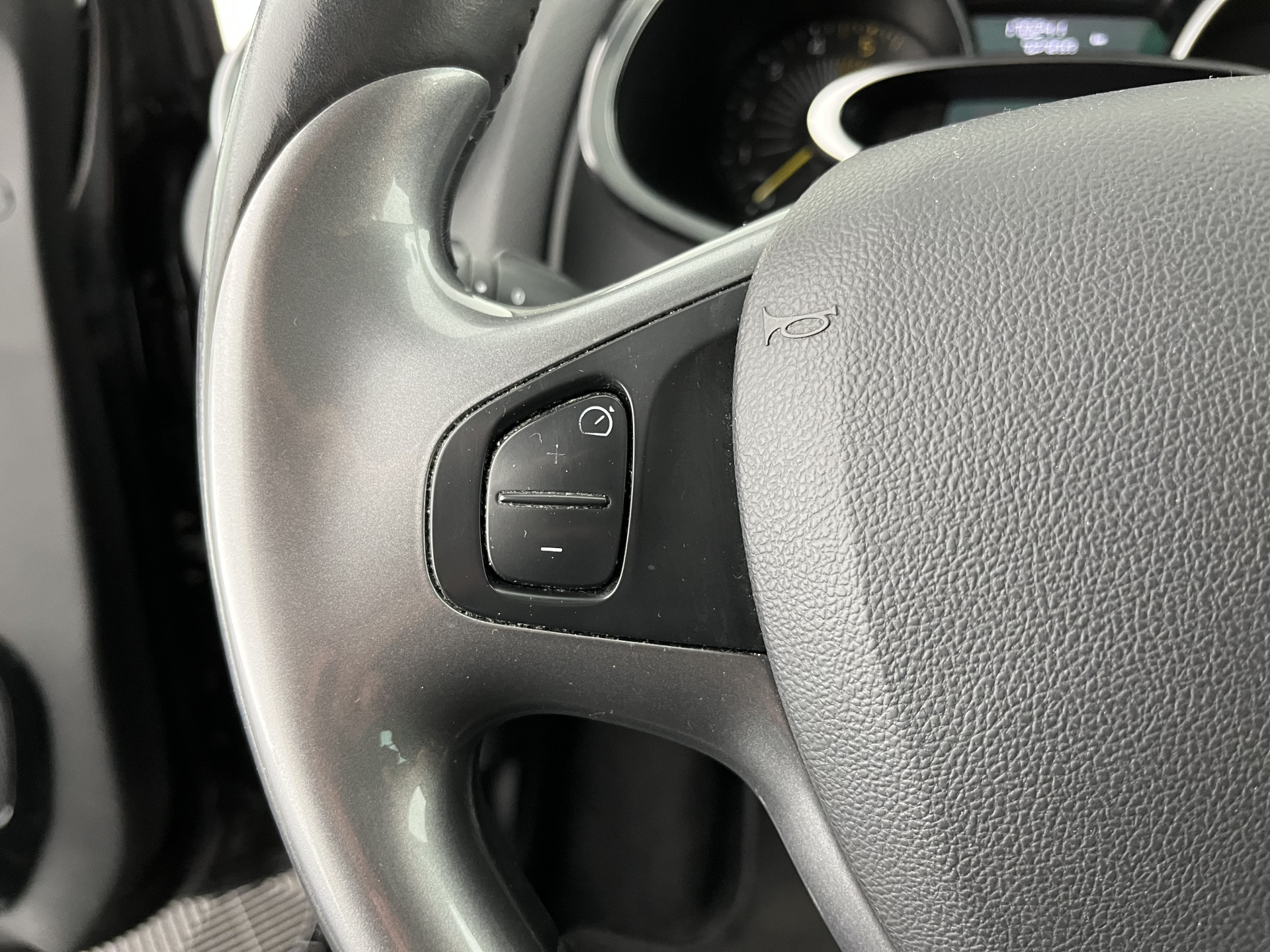 Renault Clio Estate 1.5 dCi ECO Dynamique *NAVI-FULLMAP | AIRCO | CRUISE | KEYLESS | COMFORTSEATS | BASS-REFLEX-AUDIO | PRIVACYGLASS | 16"ALU*