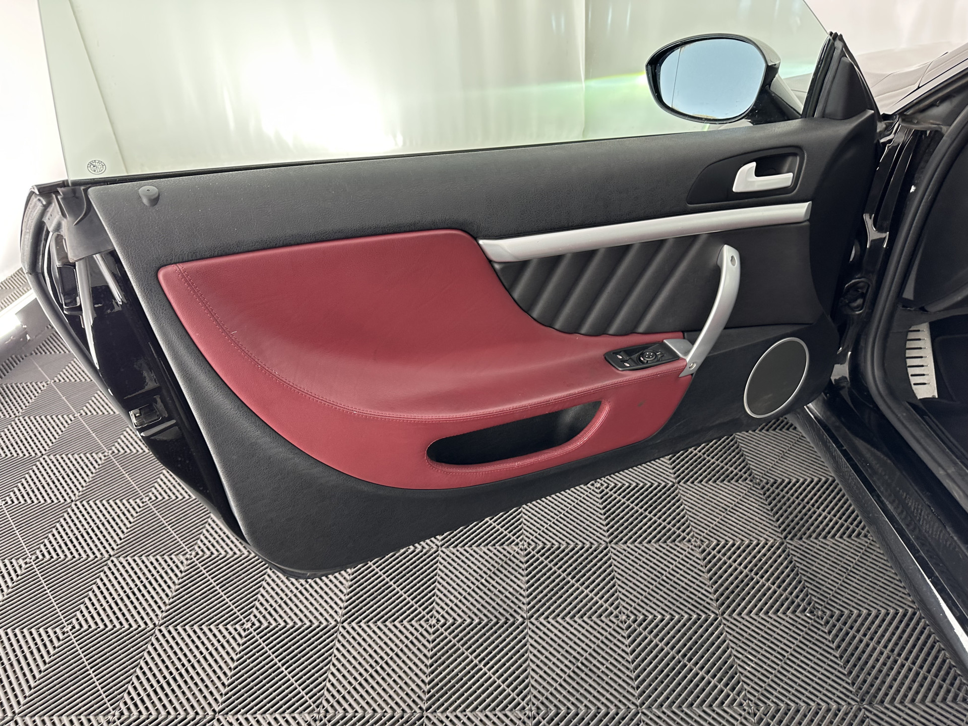 Alfa Romeo Spider 2.4 JTD Q-Tronic Exclusive TI-Sportpack Aut. *LUXURY-LEATHER | BI-XENON | SPORT-SEATS | ECC | SHIFTPADDLES | PDC | CRUISE | 19''ALU*