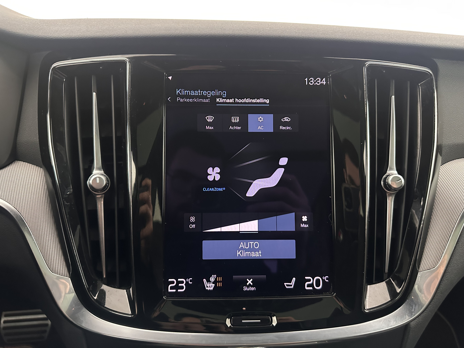 Volvo V60 2.0 T6 Recharge AWD R-Design (Plug-in) (INCL.BTW) Aut. *PANO | HEAD-UP | LEATHER-FABRIC | FULL-LED | MEMORY-PACK | HARMAN/KARDON | DIGI-COCKPIT | HEATED-SPORTSEATS | KEYLESS | DAB+ | NAVI-FULLMAP | PDC | CRUISE | TOWBAR | 19''ALU*