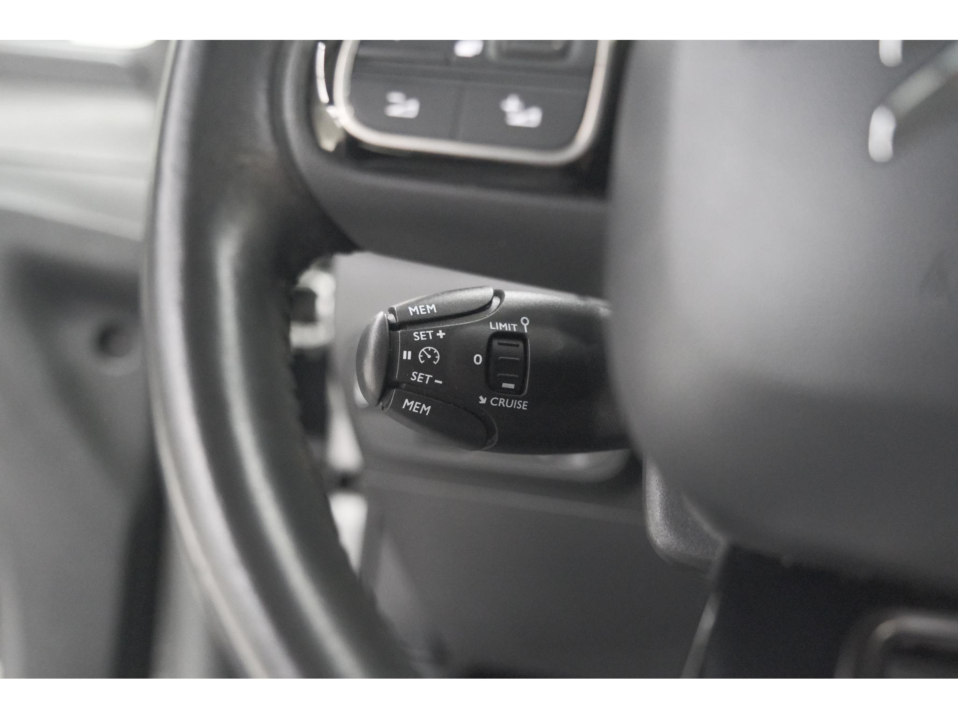 Citroen C3 PureTech 82 S&S Shine | Camera | Navigatie | Climate control | 17 Inch Lichtmetalen Velgen