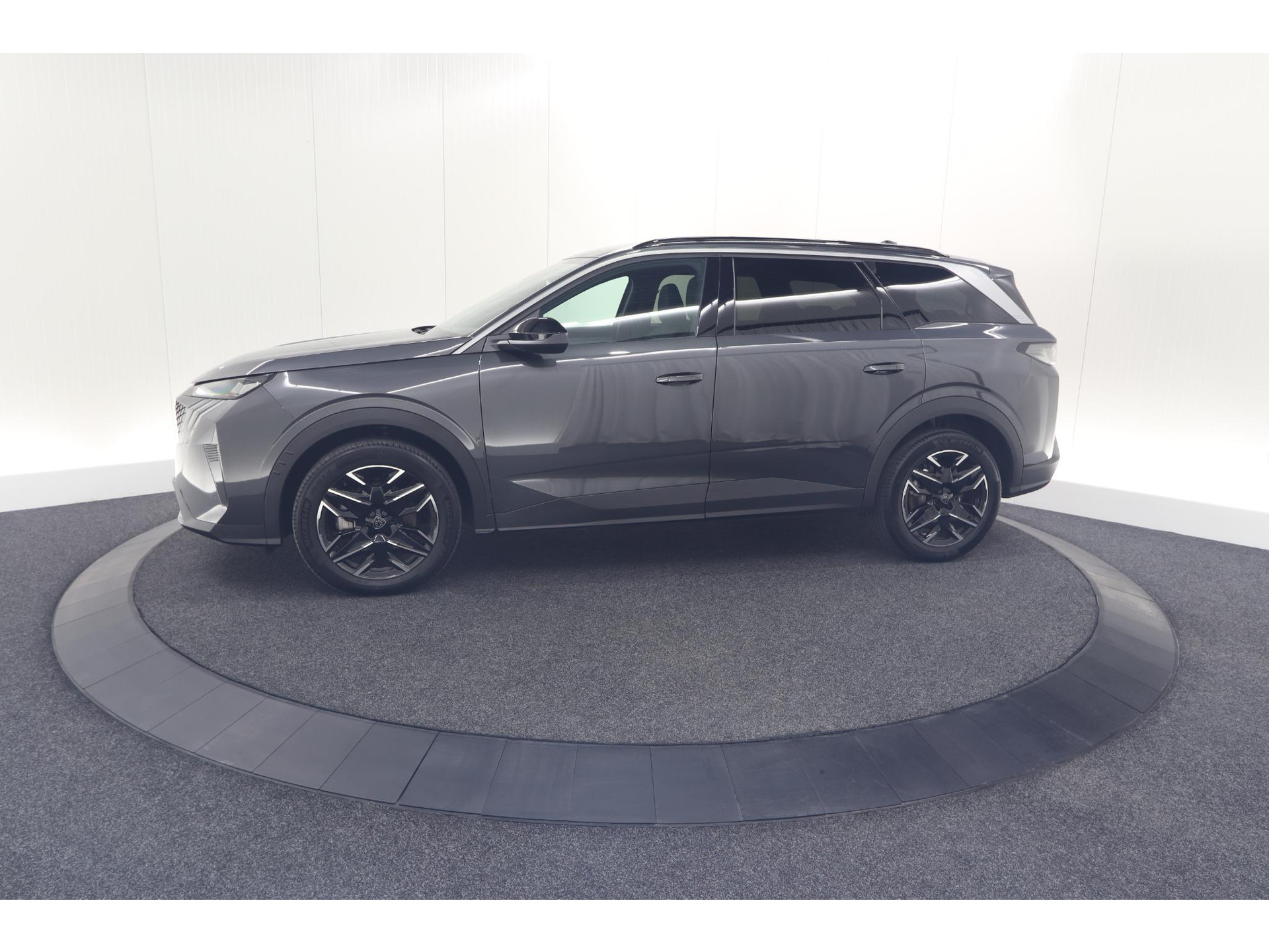 Peugeot 5008 1.2 Hybrid 136 e-DCS6 Allure | 7 Zitplaatsen | Camera | Stoelverwarming | Navigatie