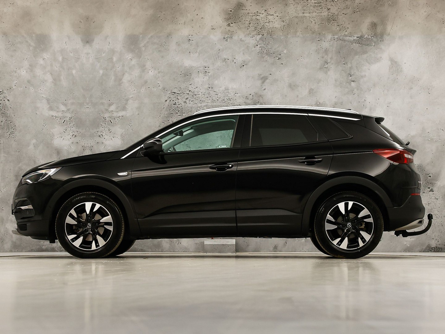 Opel Grandland X 1.2 Turbo Innovation (MEMORY SEAT, NAP, STOELVERWARMING/KOELING, APPLE CARPLAY, KEYLESS, GETINT GLAS, LANE ASSIST, STUURWIEL VERWARMD, NIEUWE APK, NIEUWSTAAT)