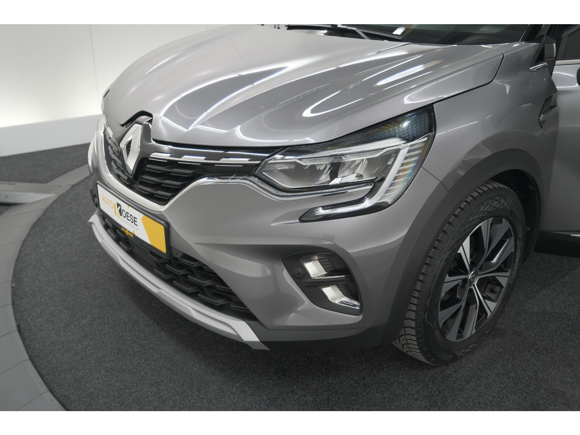 Renault Captur Mild Hybrid 140 EDC Techno | Camera | 9.3 Inch Scherm | Apple Carplay | Parkeersensoren | Allseason Banden | Stoelverwarming