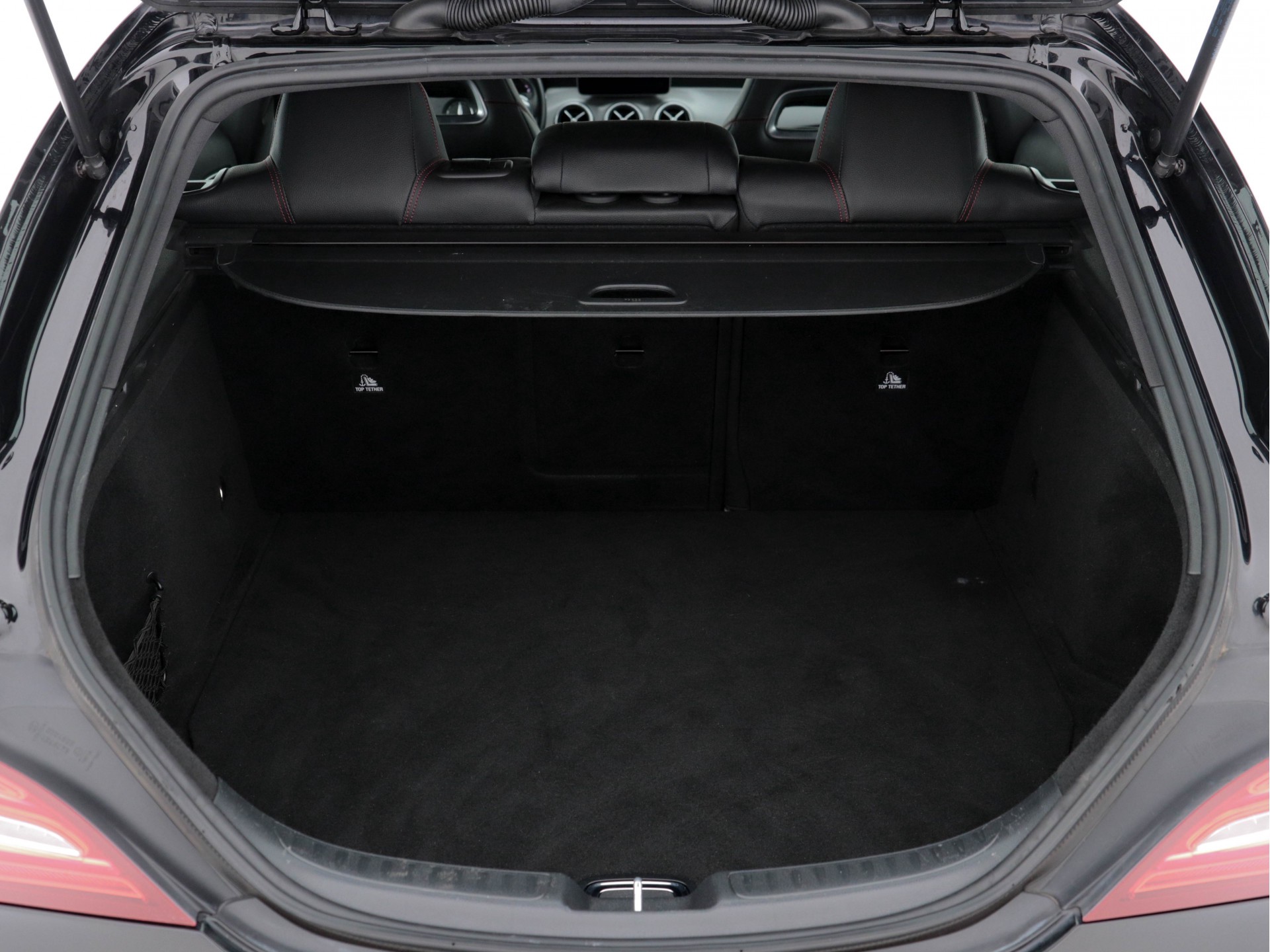 Mercedes-Benz CLA-klasse Shooting Brake 180 AMG-Line Business Solution (INCL-BTW) Aut. *NAVI-FULLMAP | FULL-LED | LEATHER-MICROFIBRE | CAMERA | ECC | PDC | CRUISE | SPORT-SEATS | SHIFT-PADDLES | 18"ALU*