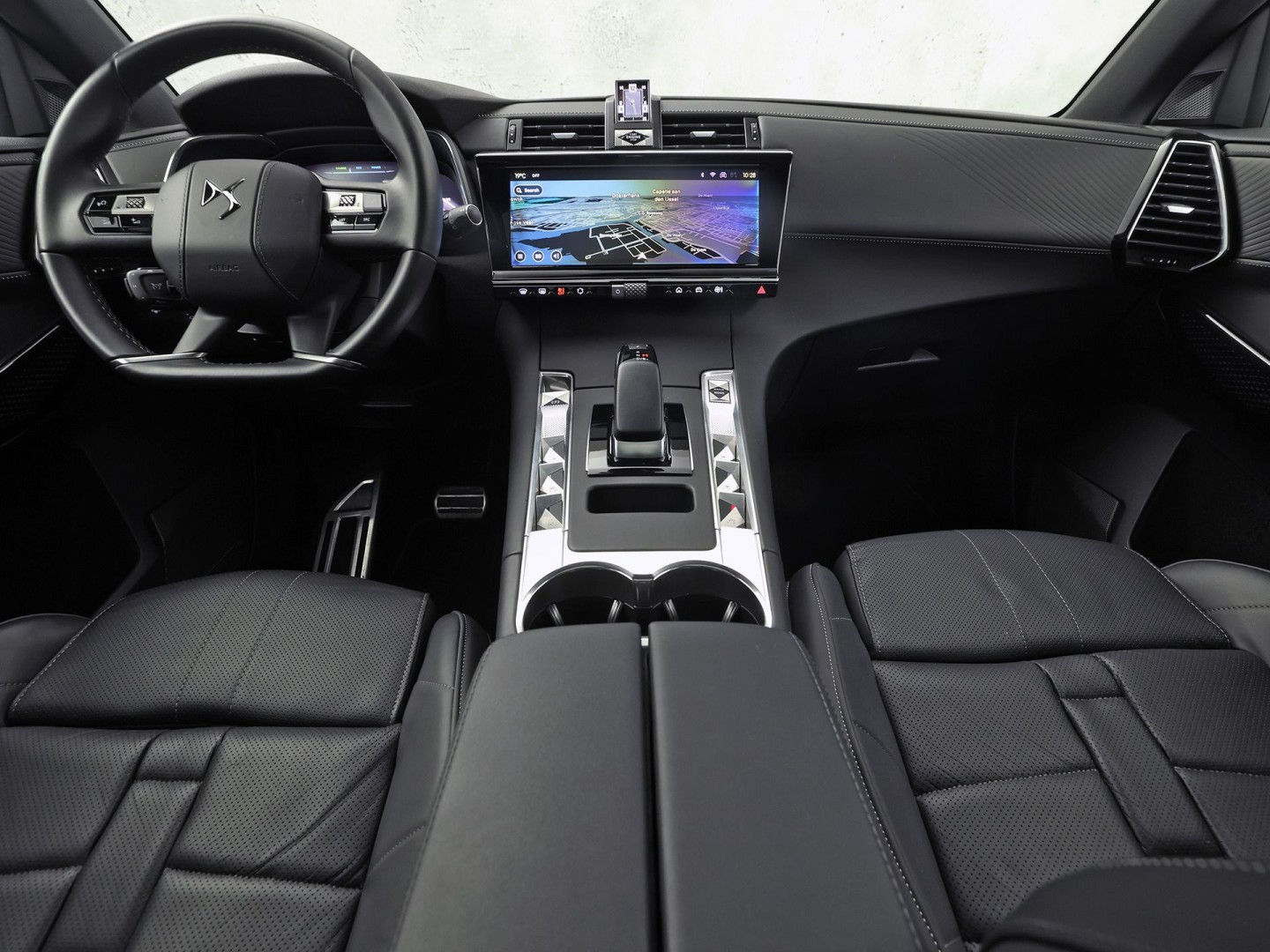 DS 7 1.6 PHEV 225 Etoile 225Pk Automaat (PANORAMADAK, MEMORY SEATS, LEDER, 360 CAMERA, SPORTSTOELEN, STOELVERWARMING, GETINT GLAS, ADAPTIVE CRUISE, KEYLESS, NIEUWSTAAT)