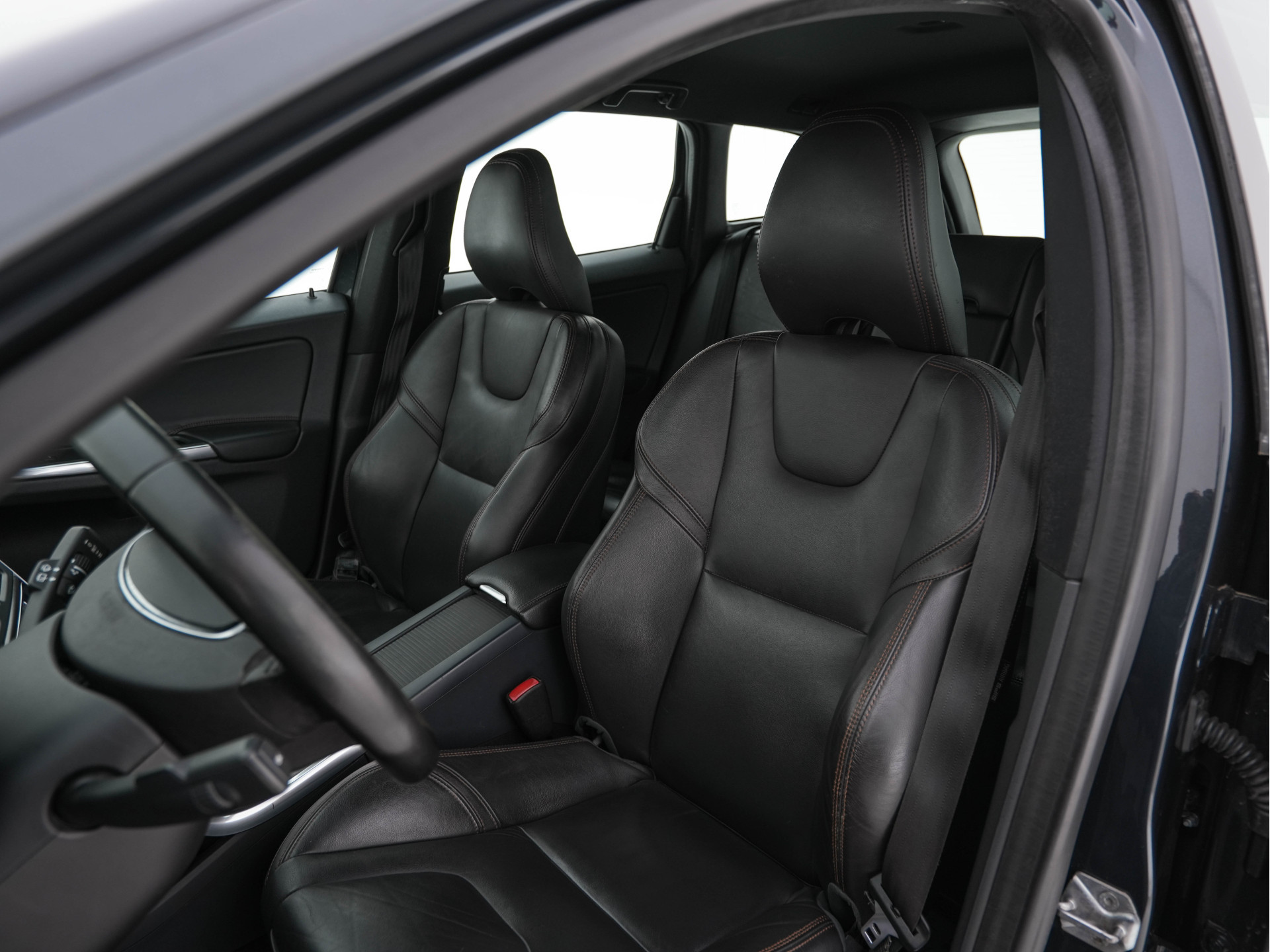 Volvo XC60 2.0 D4 FWD Ocean Race *NAVI-FULLMAP | FULL-LEATHER | MEMORY-PACK | TOWBAR | ECC | PDC | CRUISE | COMFORT-SEATS | 19"ALU*