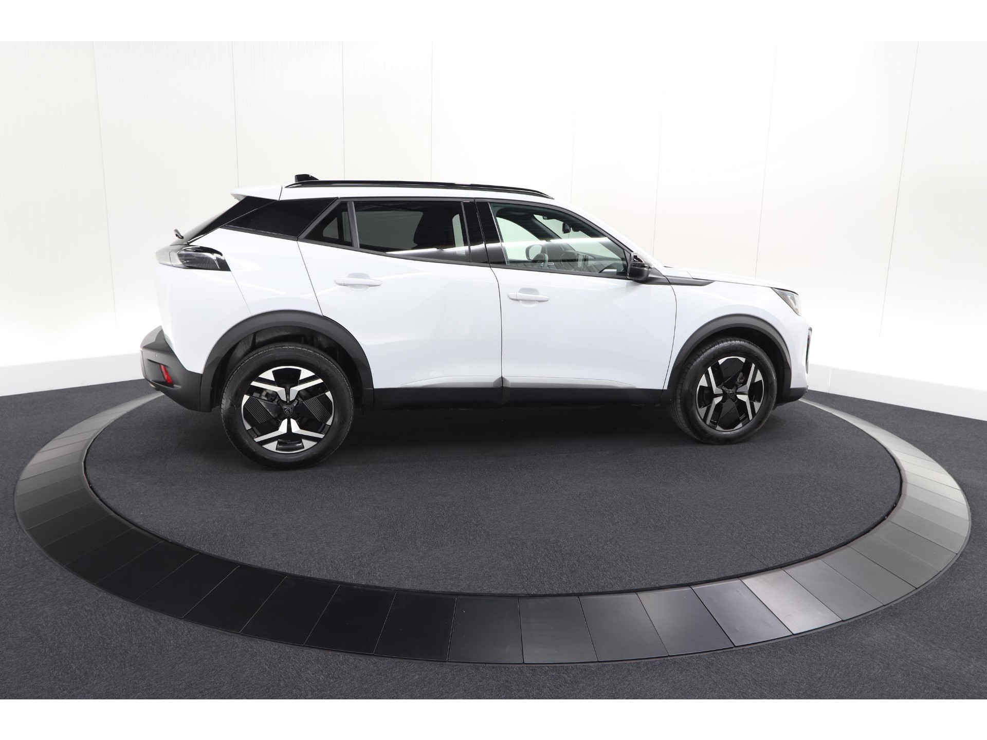 Peugeot 2008 PureTech 100 Allure | Apple Carplay | Parkeersensoren | Climate Control | Cruise Control