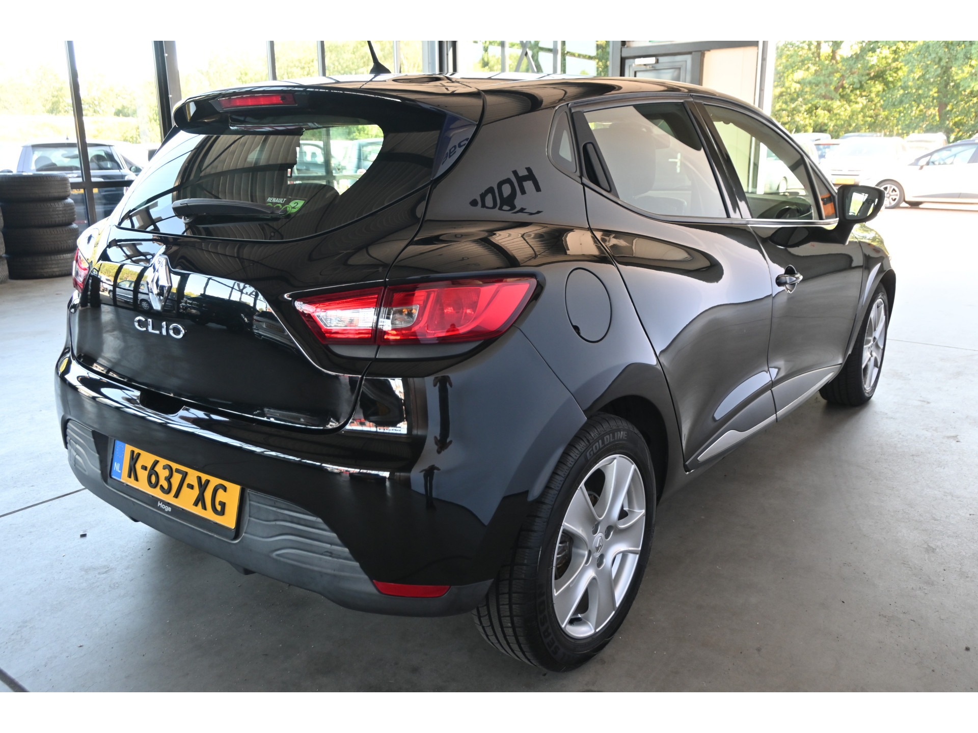 Renault Clio 1.2 Dynamique Automaat Airco Navigatie Cruise Control Goed Onderhouden! Inruil Mogelijk!
