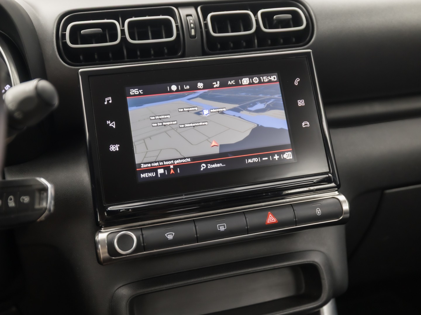 Citroën C3 Aircross 1.2 PureTech S&S Sport (APPLE CARPLAY, GROOT NAVI, LM VELGEN, TREKHAAK, GETINT GLAS, SPORTSTOELEN, CRUISE, NIEUWE APK, NIEUWSTAAT)