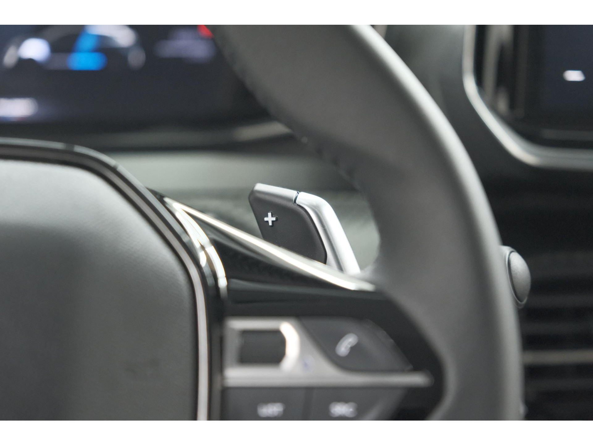 Peugeot 208 Hybrid 110 e-DCS6 Allure | Stoelverwarming | Apple Carplay | Parkeersensoren