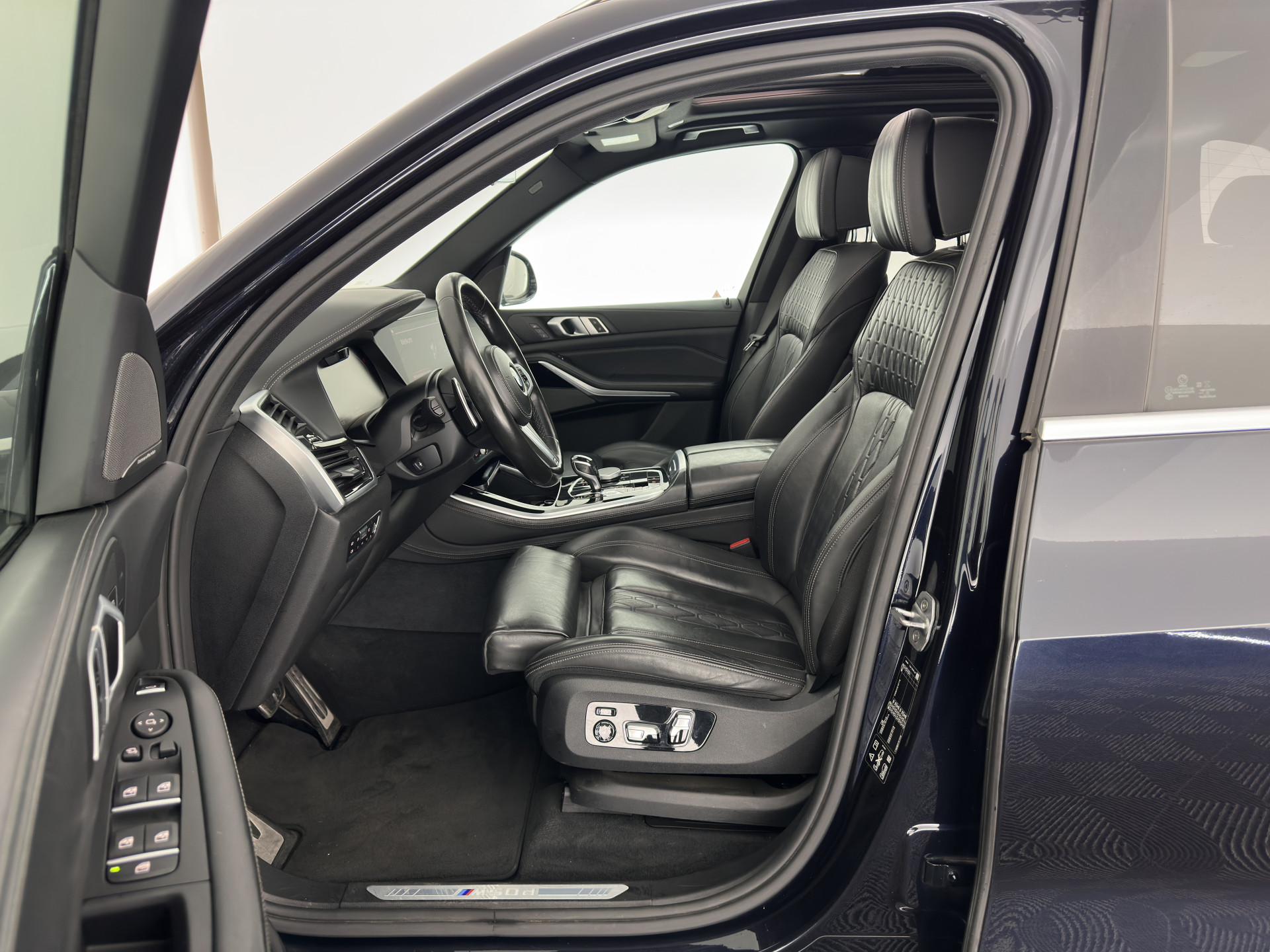 BMW X5 M50d M-Sportpack High Executive Aut. *PANO | HEAD-UP | LASER-LED | LEATHER | SOFT-CLOSE | ADAPTIVE-CRUISE | HARMAN/KARDON | BLIND-SPOT | MEMORY-PACK | TOP-VIEW | DIGI-COCKPIT | NAVI-FULLMAP | ECC | PDC | TOWBAR |