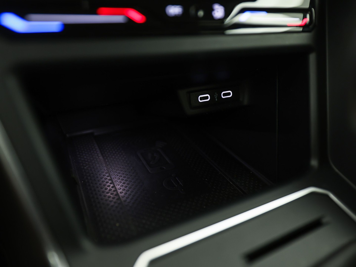 Volkswagen Polo 1.0 TSI Sport Automaat (VIRTUAL COCKPIT, APPLE CARPLAY, GROOT NAVI, CLIMATE, SPORTSTOELEN, LED KOPLAMPEN, GETINT GLAS, PARKEERSENSOREN, NIEUWSTAAT)