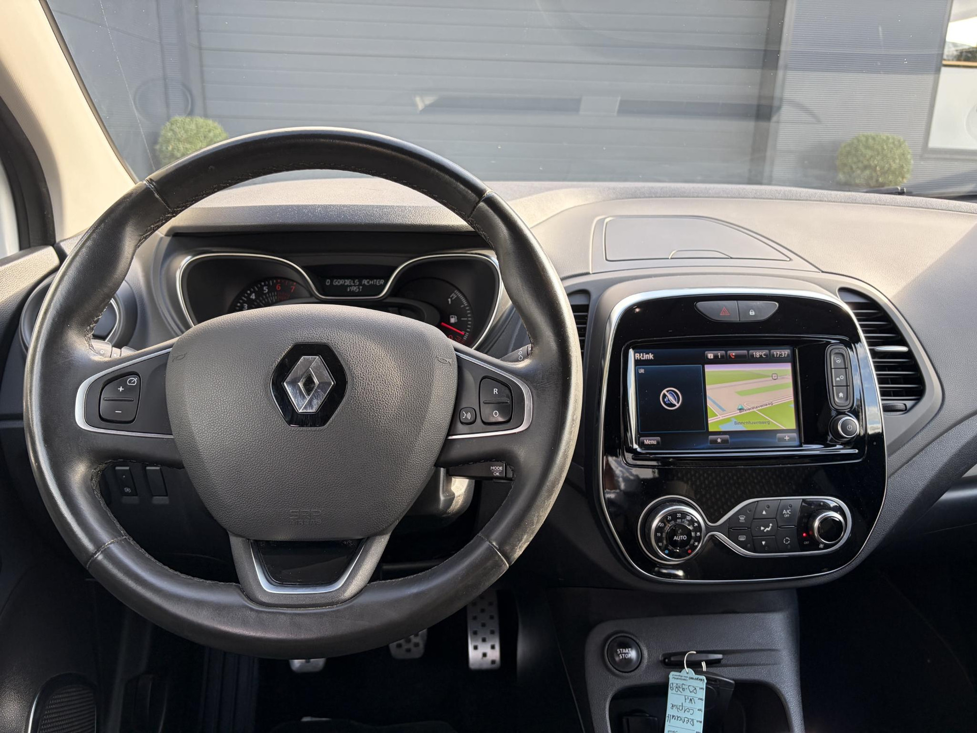 Renault Captur 0.9 TCe Intens ✓1e Eigenaar✓Camera ✓Keyless✓Airco✓Cruise✓Dealer Onderhouden✓LED koplampen✓Dodehoeksensor✓17'' Lm velgen✓Pdc V+A✓N.A.P✓Bj 12-2017✓Apk tot 01-2027