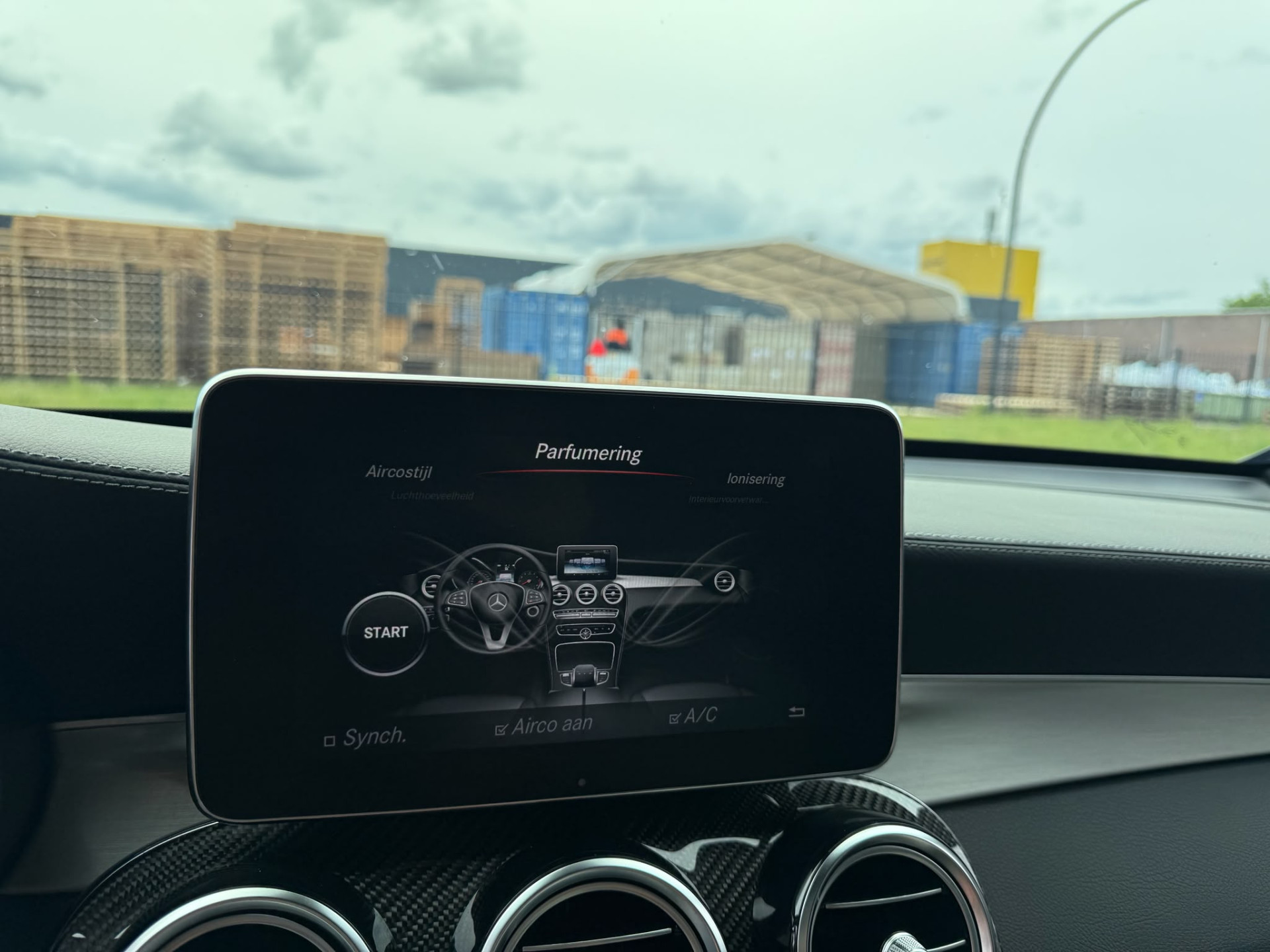 Mercedes-Benz GLC-klasse AMG 43 4MATIC | 3/6/12MND GARANTIE | KUIPSTOELEN | BURMESTER | MEMORY | PANO | ACC | STANDKACHEL | 360 CAMERA | BOMVOL | TREKHAAK |