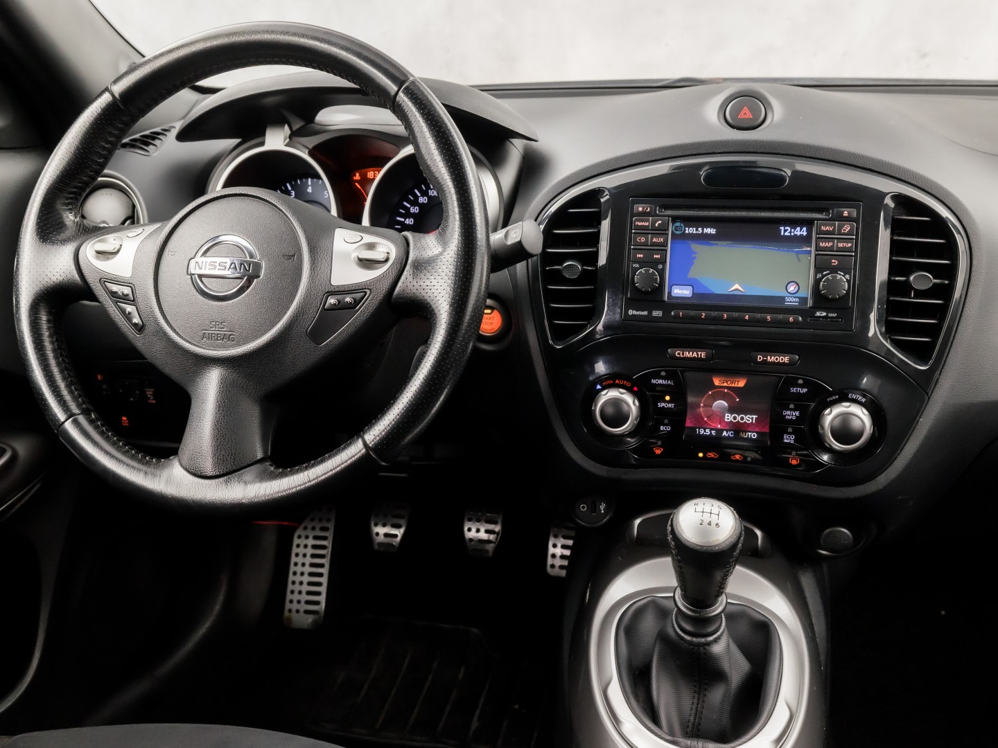 Nissan Juke 1.6 DIG-T Tekna (NAVIGATIE, CLIMATE, CAMERA, GETINT GLAS, KEYLESS, SPORTSTOELEN, LM VELGEN, CRUISE, NIEUWSTAAT)