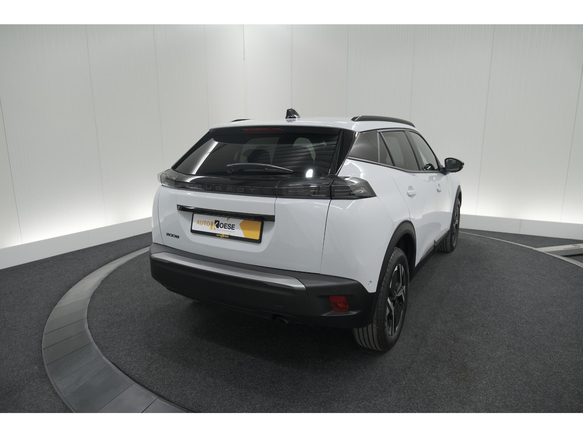 Peugeot 2008 PureTech 100 Allure | 360 Camera | Dodehoekdetectie | Navigatie | Apple Carplay