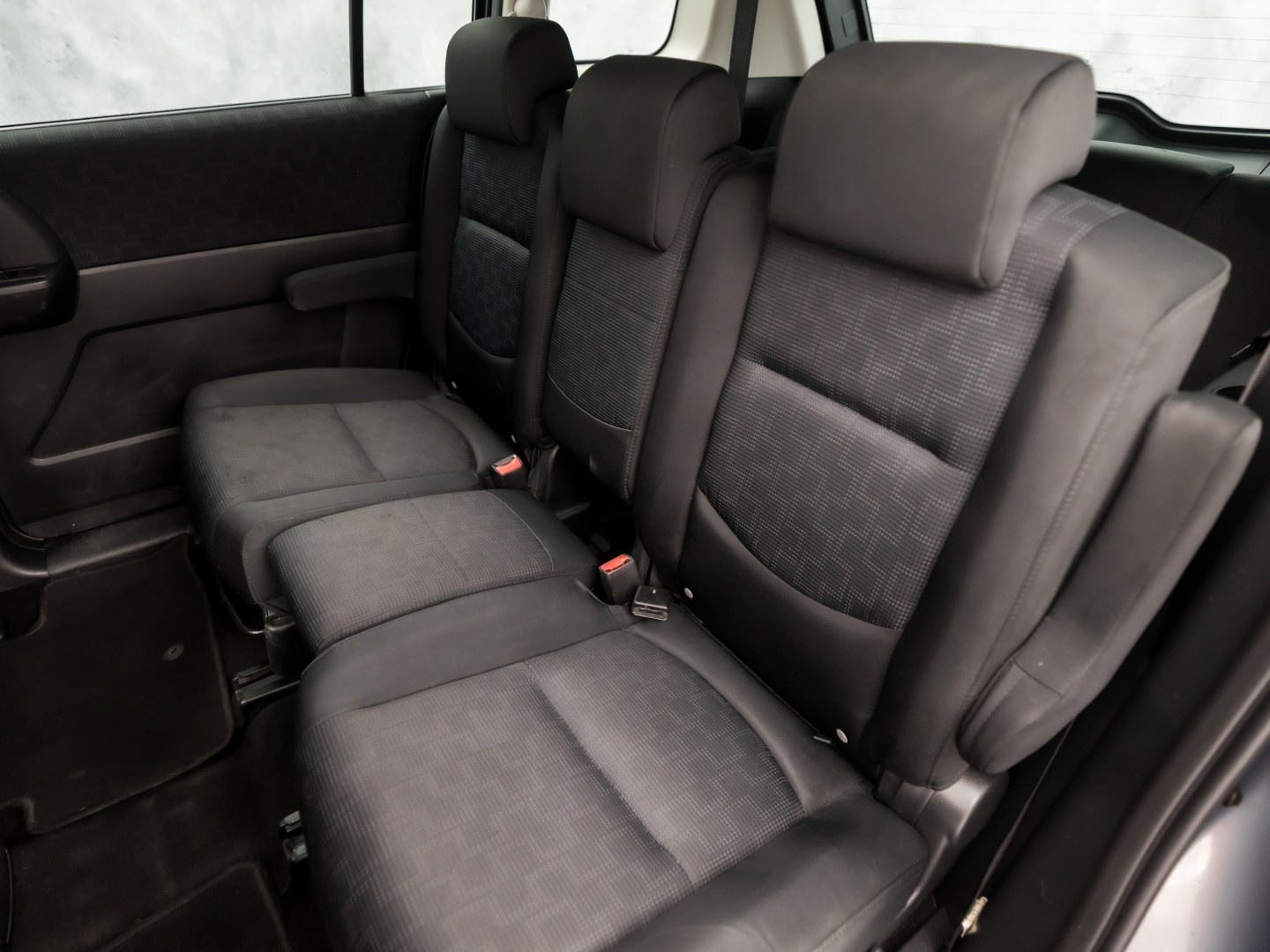 Mazda 5 1.8 Sport 7 Persoons (CLIMATE, GETINT GLAS, TREKHAAK, SCHUIFDEUREN, LM VELGEN, SPORTSTOELEN, ELEK PAKKET, NIEUWE APK, NIEUWSTAAT)