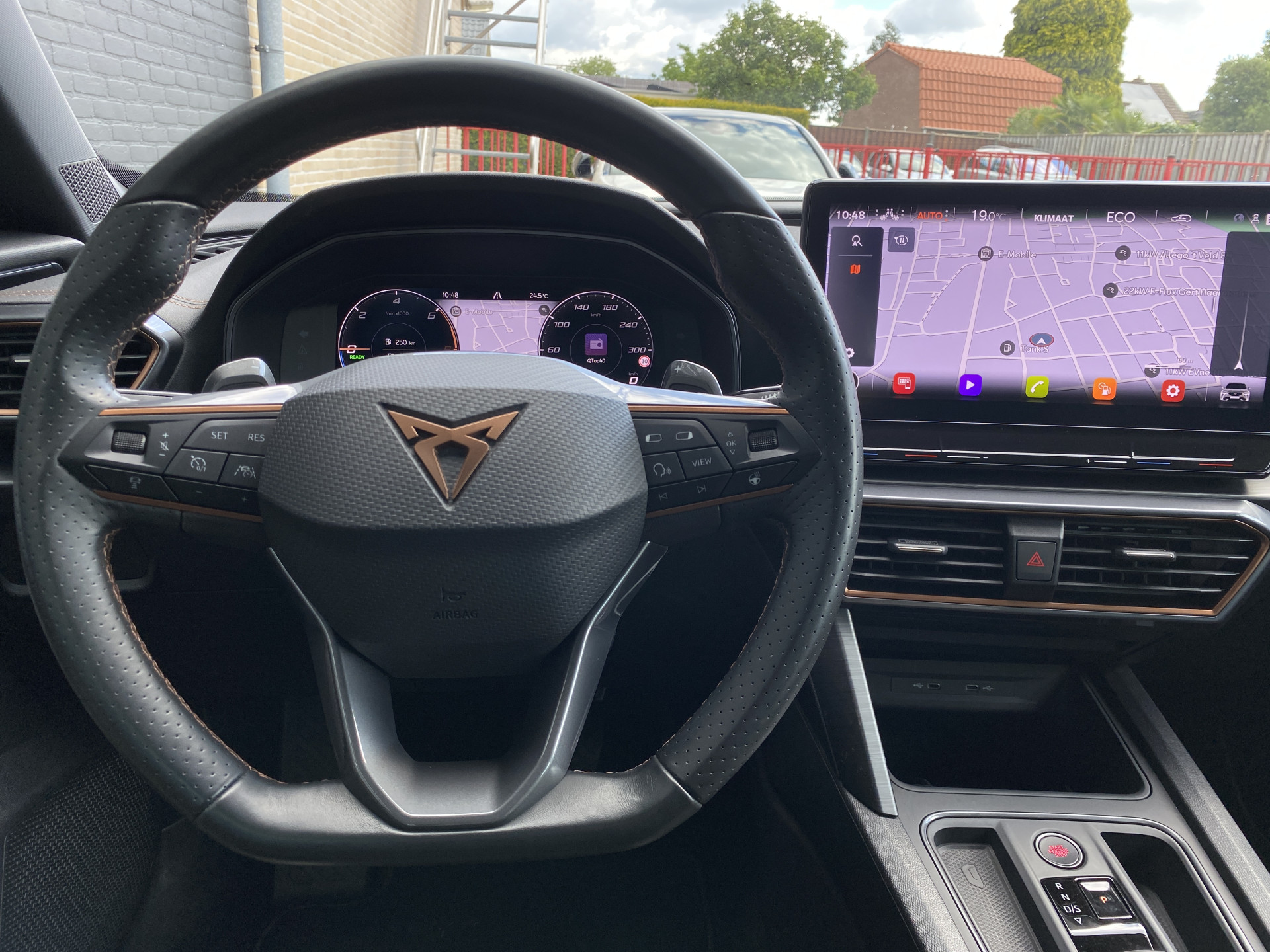 CUPRA Formentor 1.4 e-Hybrid Business 204 pk AUT. | 1e eigenaar | dealer onderh. | SOH 97% | navigatie | memory stoel | camera | stoel/stuurvw.