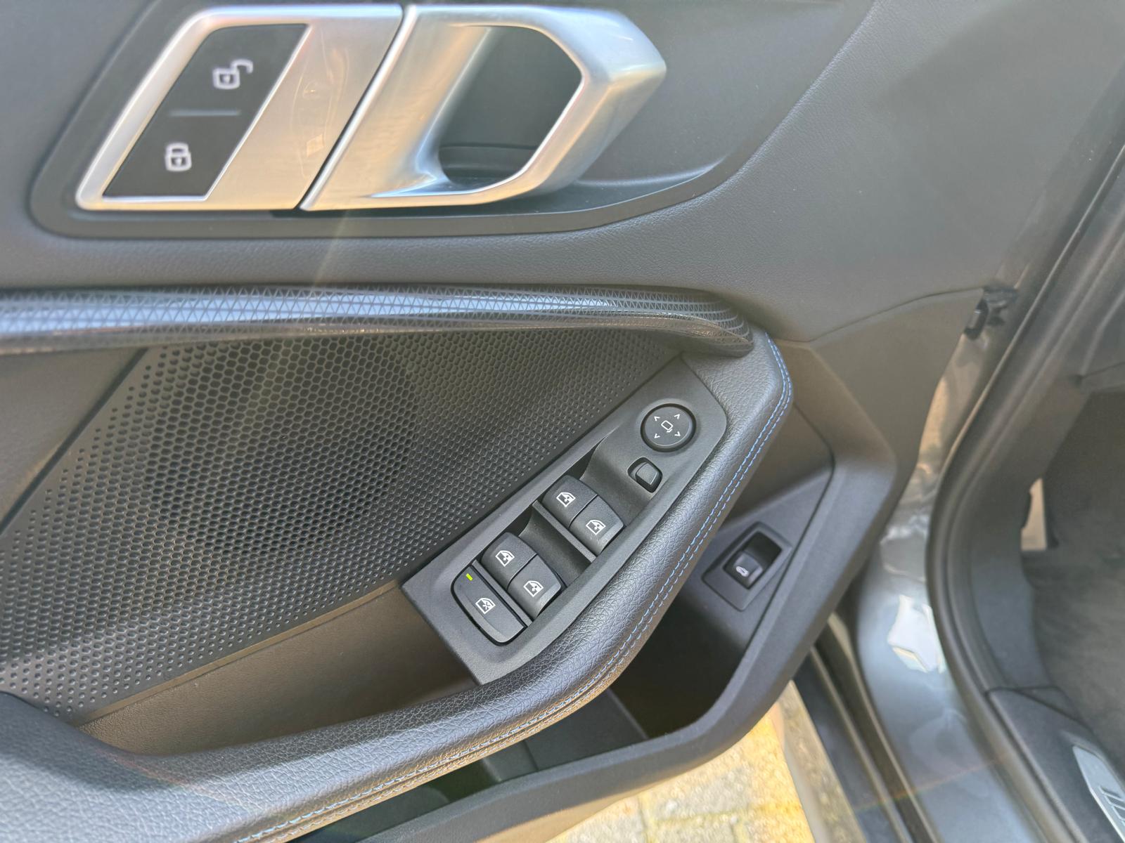 BMW 1-serie 116d Executive | 1E EIGENAAR | 3/6/12MND GARANTIE | AUTOMAAT | LED | CARPLAY | SFEERVERLICHTING | CRUISE | AIRCO |