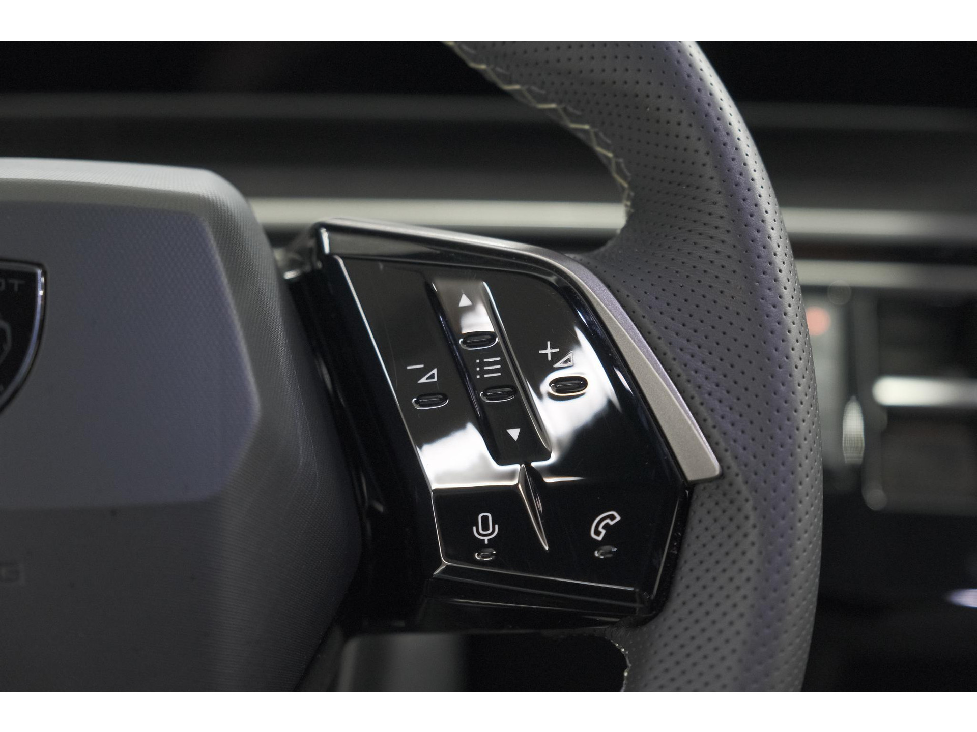 Peugeot 3008 1.2 Hybrid 145 GT | 360 Camera | Adaptieve Cruise Control | Stoelen Pakket | Elektrische Kofferklep
