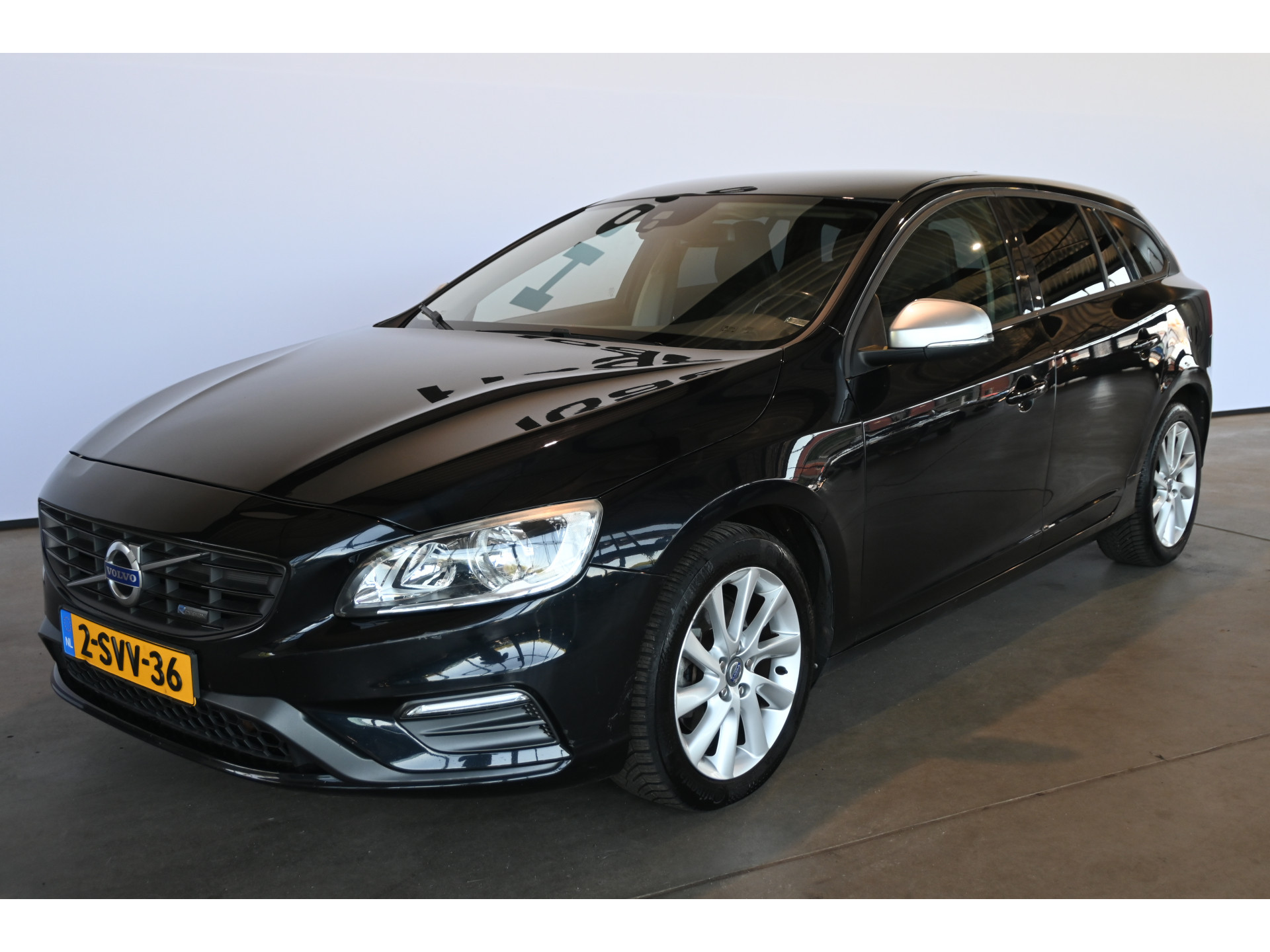 Volvo V60 1.6 D2 Summum Automaat Clima Navigatie Trekhaak Goed Onderhouden! Inruil Mogelijk!