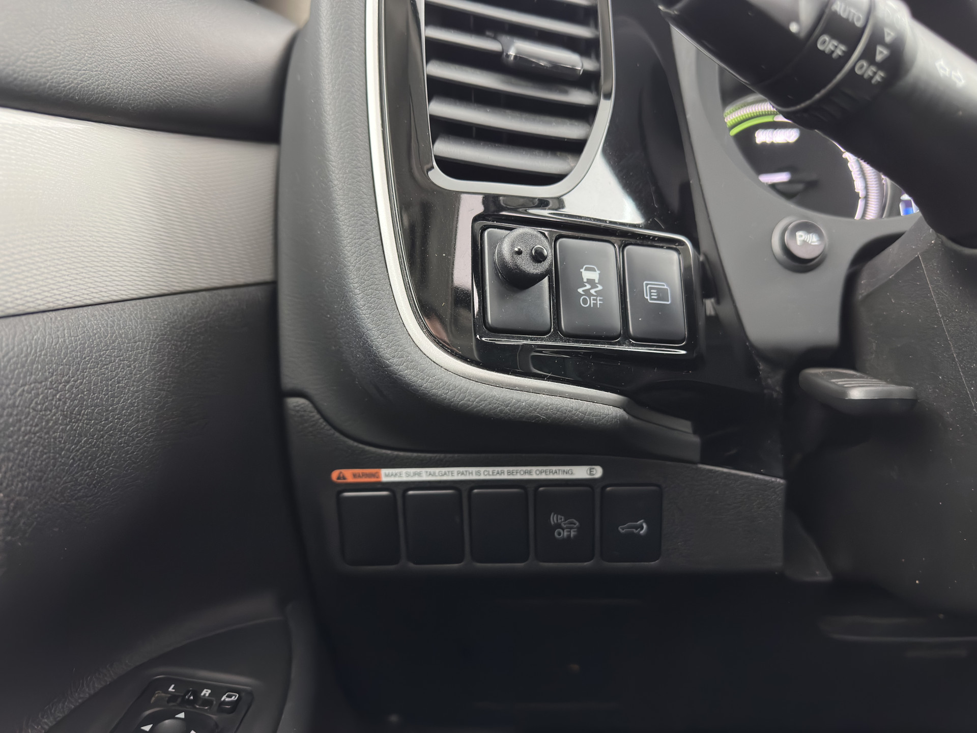 Mitsubishi Outlander 2.0 PHEV Instyle AWD  (Plug-In) (INCL-BTW) Aut *PANO | LEATHER | XENON | NAVI-FULLMAP | KEYLESS | CAMERA | HEATED-COMFORTSEATS | ECC | SHIFT-PADDLES | PDC | CRUISE | PRIVACY-GLASS | DAB | TOWBAR | ROCKFORD-AUDIO |  18"ALU*