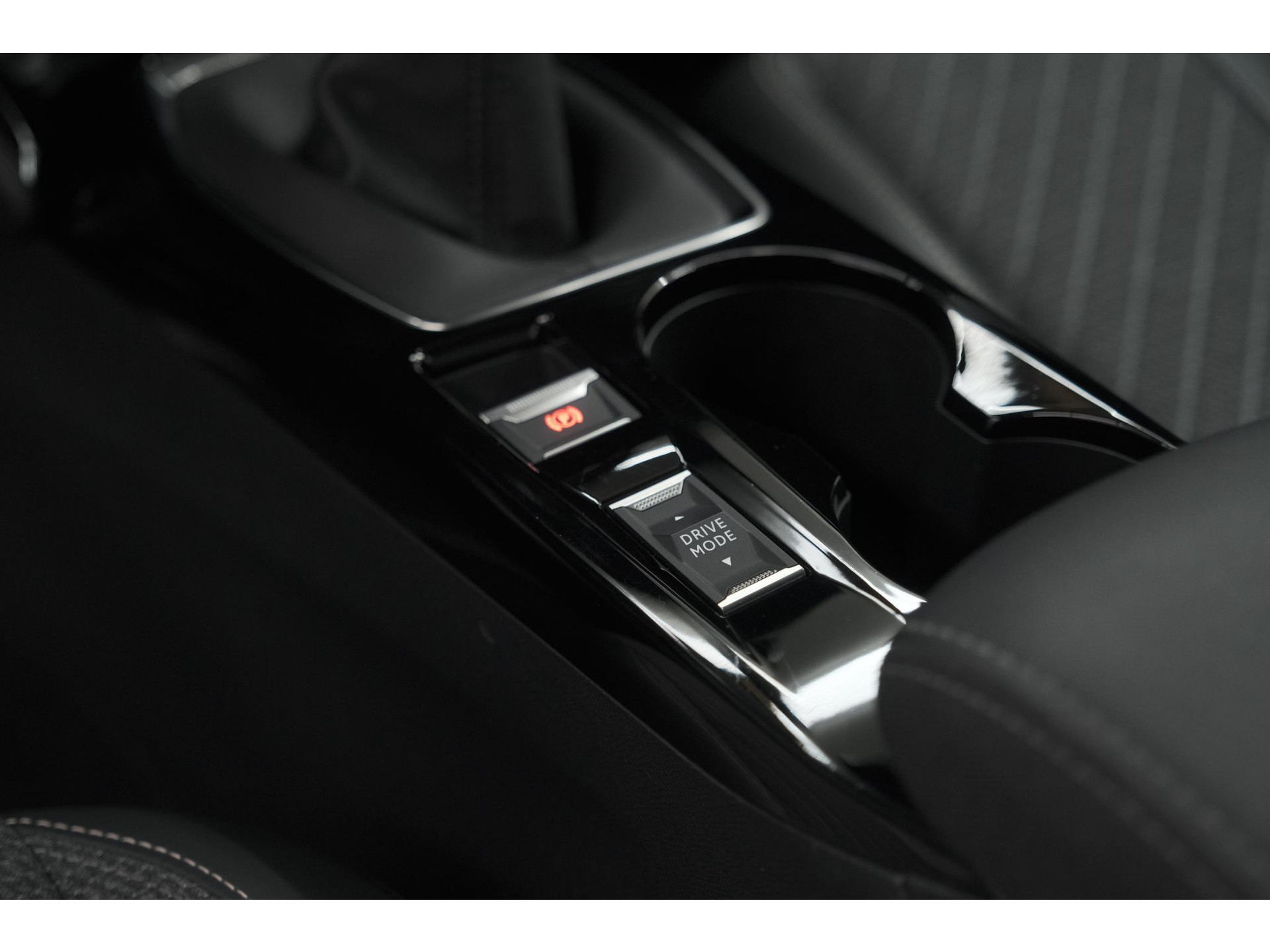Peugeot 208 PureTech 100 Allure | 360 Camera | Adaptieve Cruise Control | Navigatie | Dodehoekdetectie