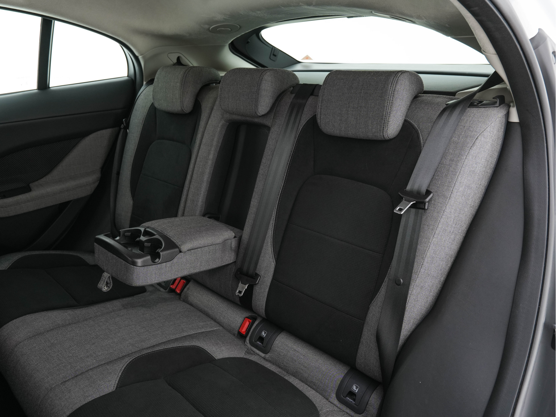 Jaguar I-PACE EV400 HSE First Edition AWD {SOH-91%} (INCL-BTW) Aut. *DIGI-COCKPIT | MATRIX-LED | MICROFIBRE | MERIDIAN-AUDIO | SURROUND-VIEW | KEYLESS | LANE-ASSIST | BLIND-SPOT | CRUISE | DAB | MEMORY-PACK | CCS-FASTLOADER | SPORT-SEATS | 22"