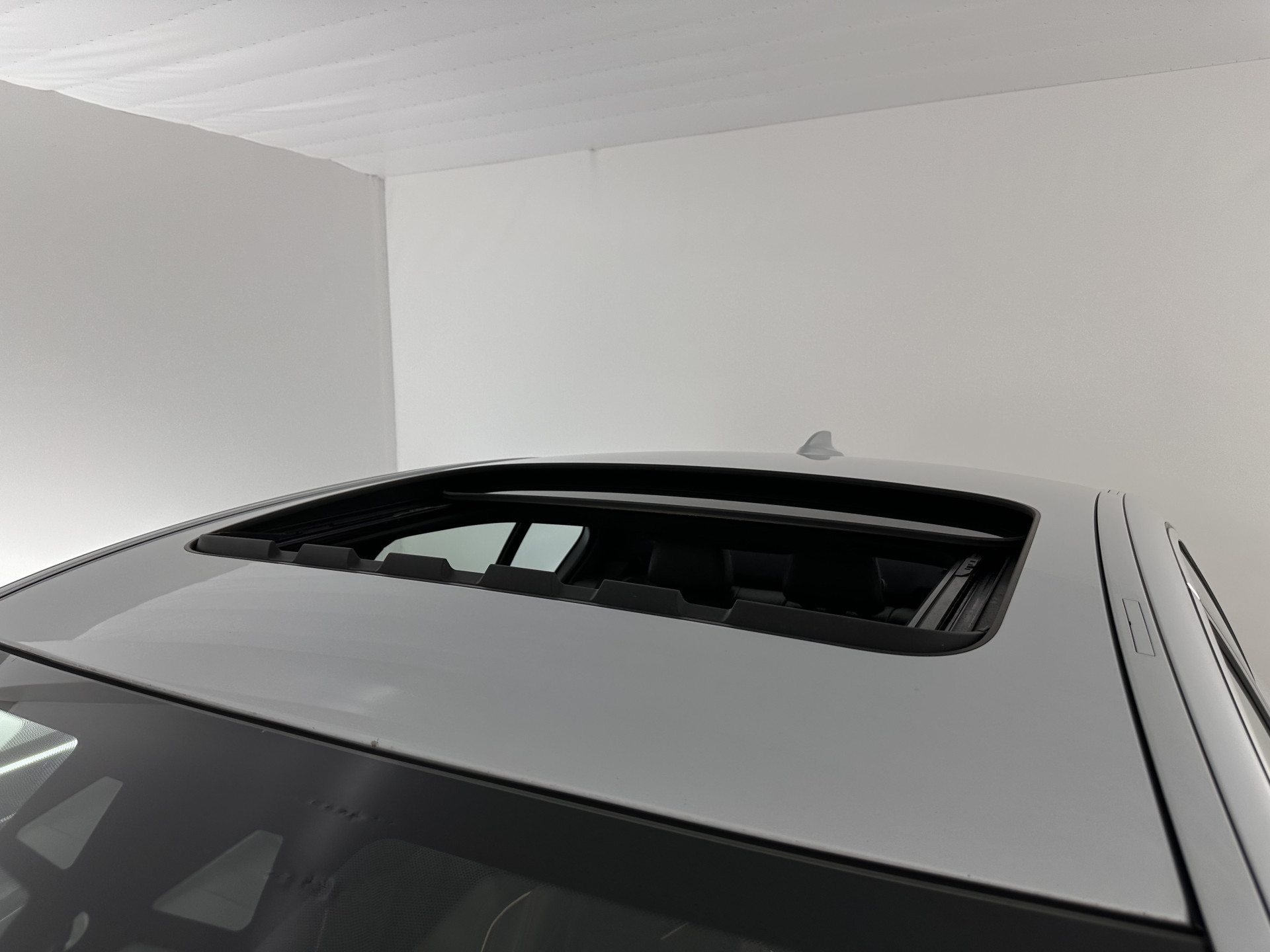 BMW 5-serie 530e iPerformance High Executive (Plug-in) Aut.*PANO | LEATHER | FULL-LED | TOPVIEW | KEYLESS | HARMAN/KARDON | BLINDSPOT | MEMORY-PACK | HEATED-COMFORTSEATS | DIGI-COCKPIT | AMBIENTLIGHT | NAVI-FULLMAP | 20''ALU*