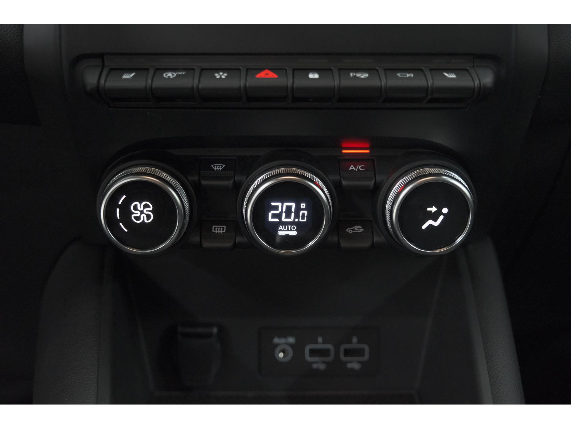 Renault Captur Mild Hybrid 140 EDC Techno | 360 Camera | Groot scherm | Stoelverwarming | Parkeersensoren | Allseason banden