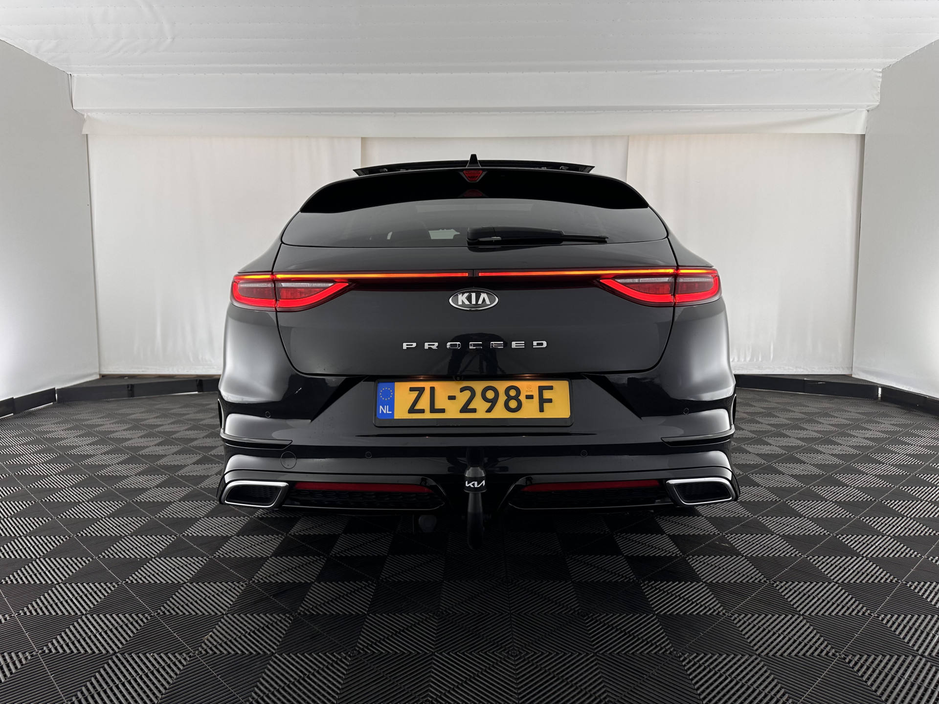 Kia ProCeed 1.0 T-GDI GT-Line (INCL-BTW) *PANO | LEATHER-ALCANTARA  | FULL-LED | SPORTSEATS | NAVI-FULLMAP | CAMERA | ECC | PRIVACYGLASS | LANE-ASSIST | DAB+ | CARPLAY | PDC | KEYLESS | CRUISE | TOWBAR | 17''ALU*